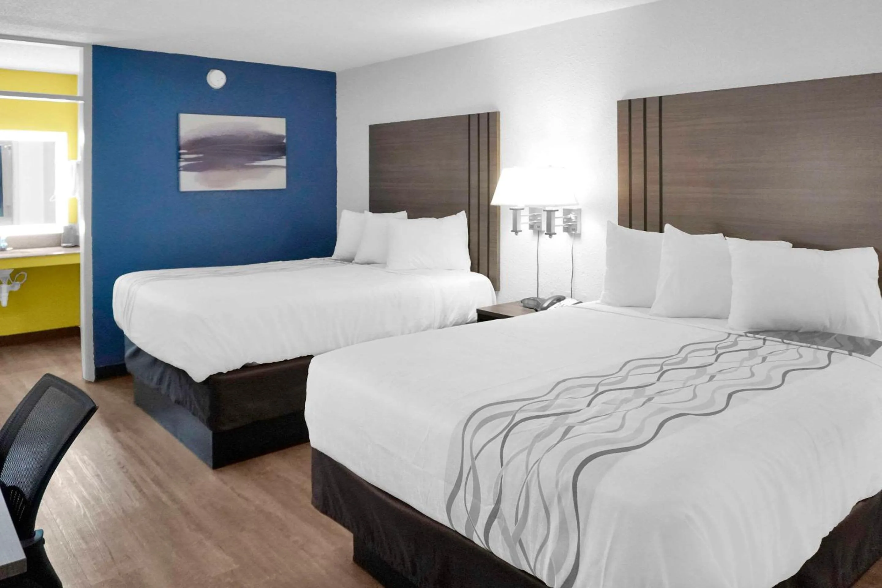 Bedroom, Bed in Econo Lodge Carlsbad Caverns Area