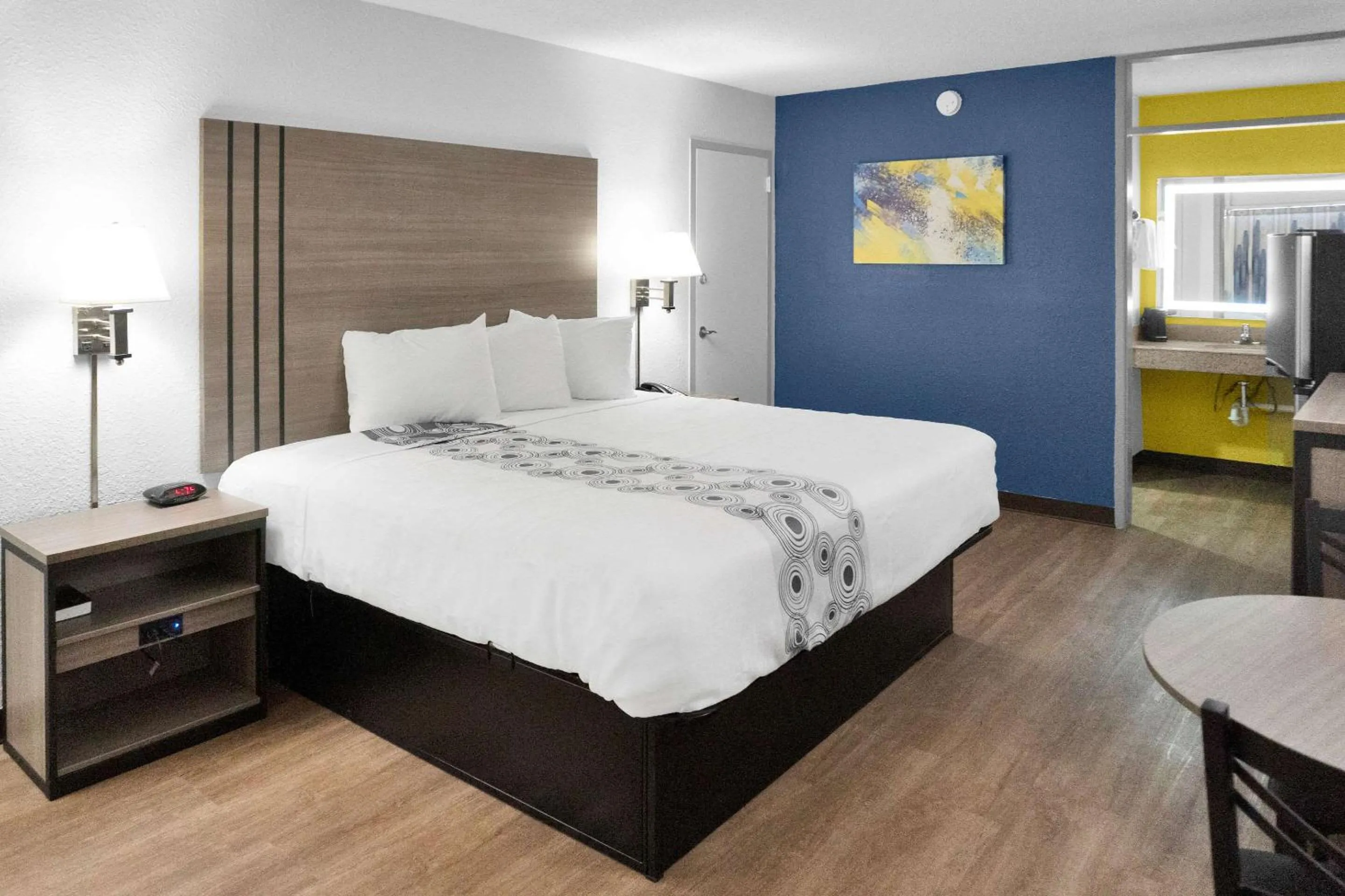 Bedroom, Bed in Econo Lodge Carlsbad Caverns Area