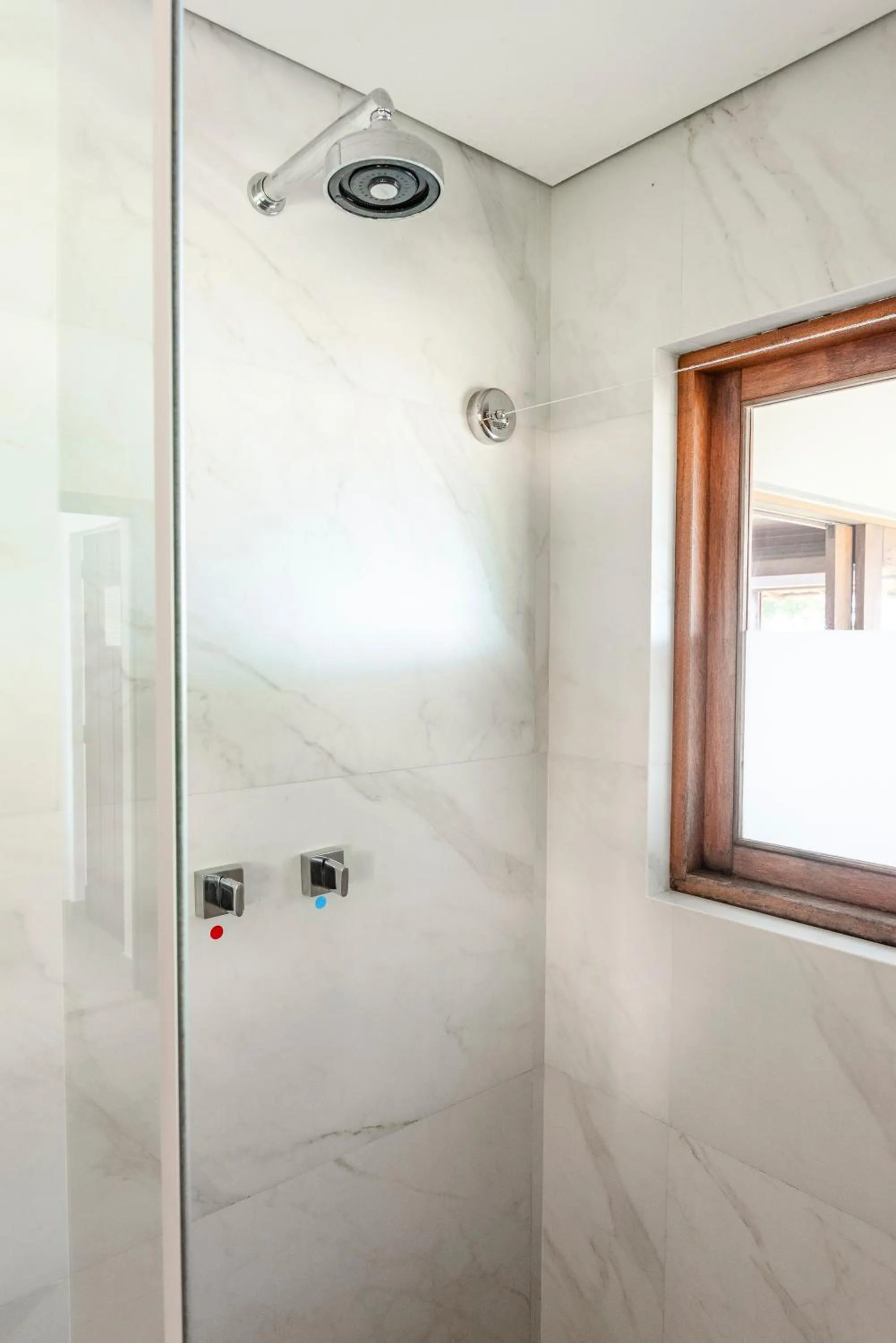 Shower in Hotel Paraiso do Morro