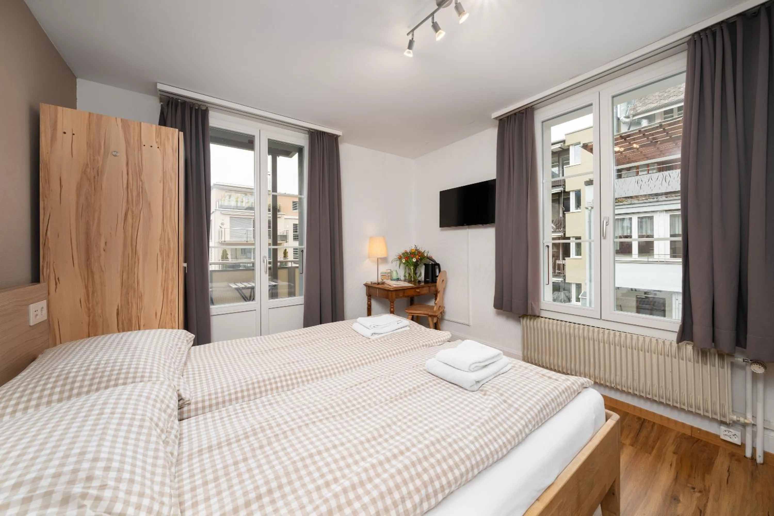 Photo of the whole room, Bed in Interlaken Apartments