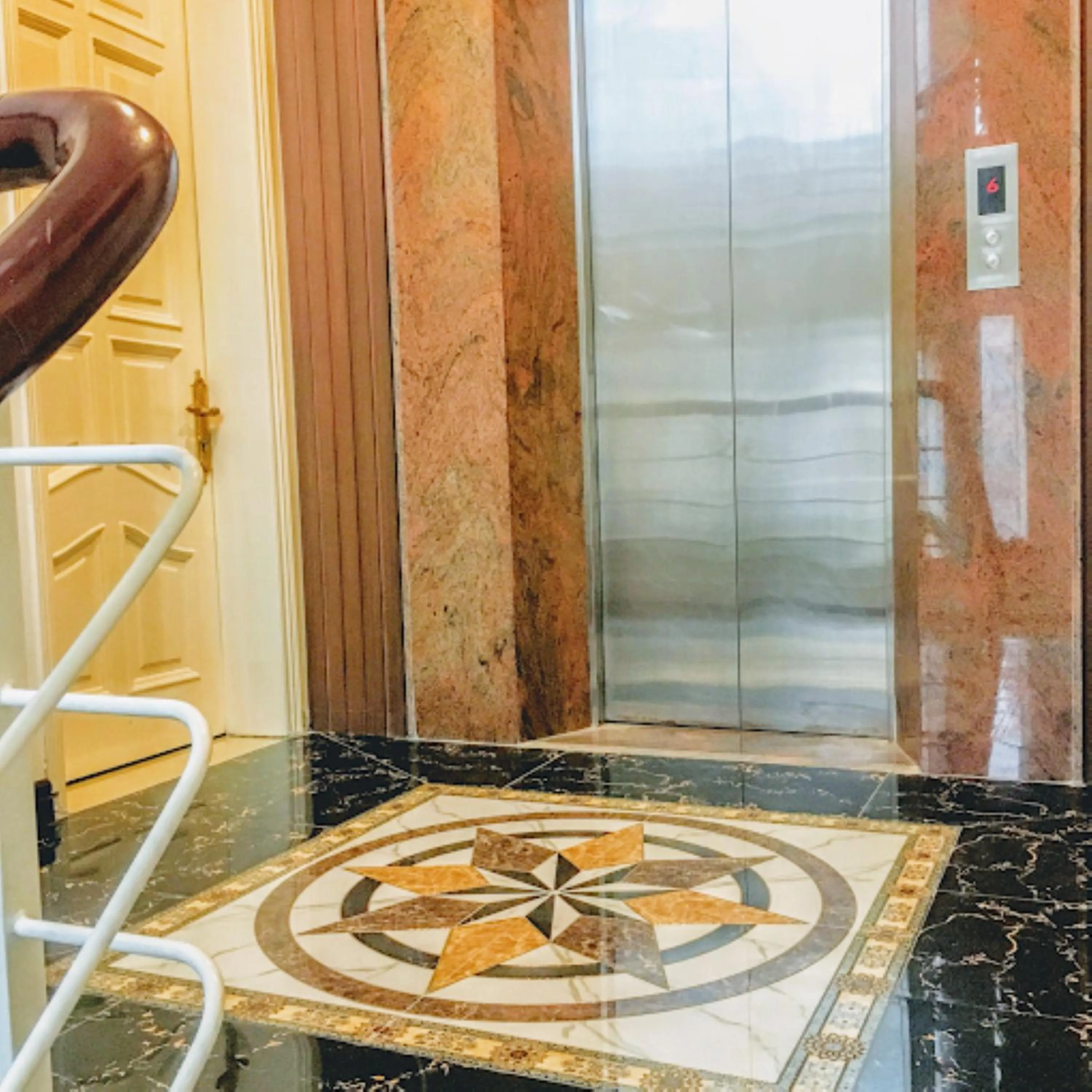 elevator in Thai Hoa Hotel