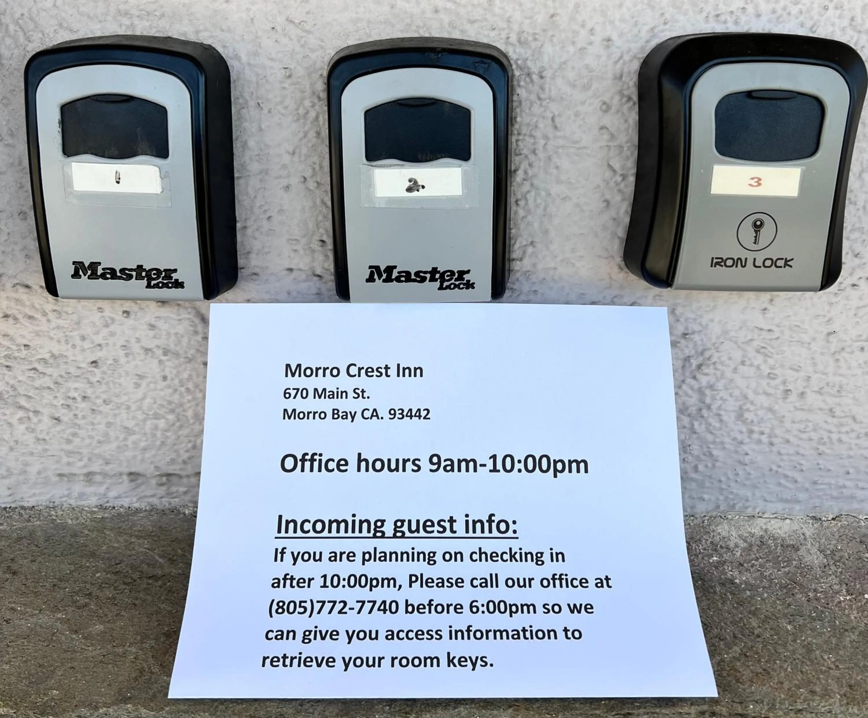 Logo/Certificate/Sign in Morro Crest Inn