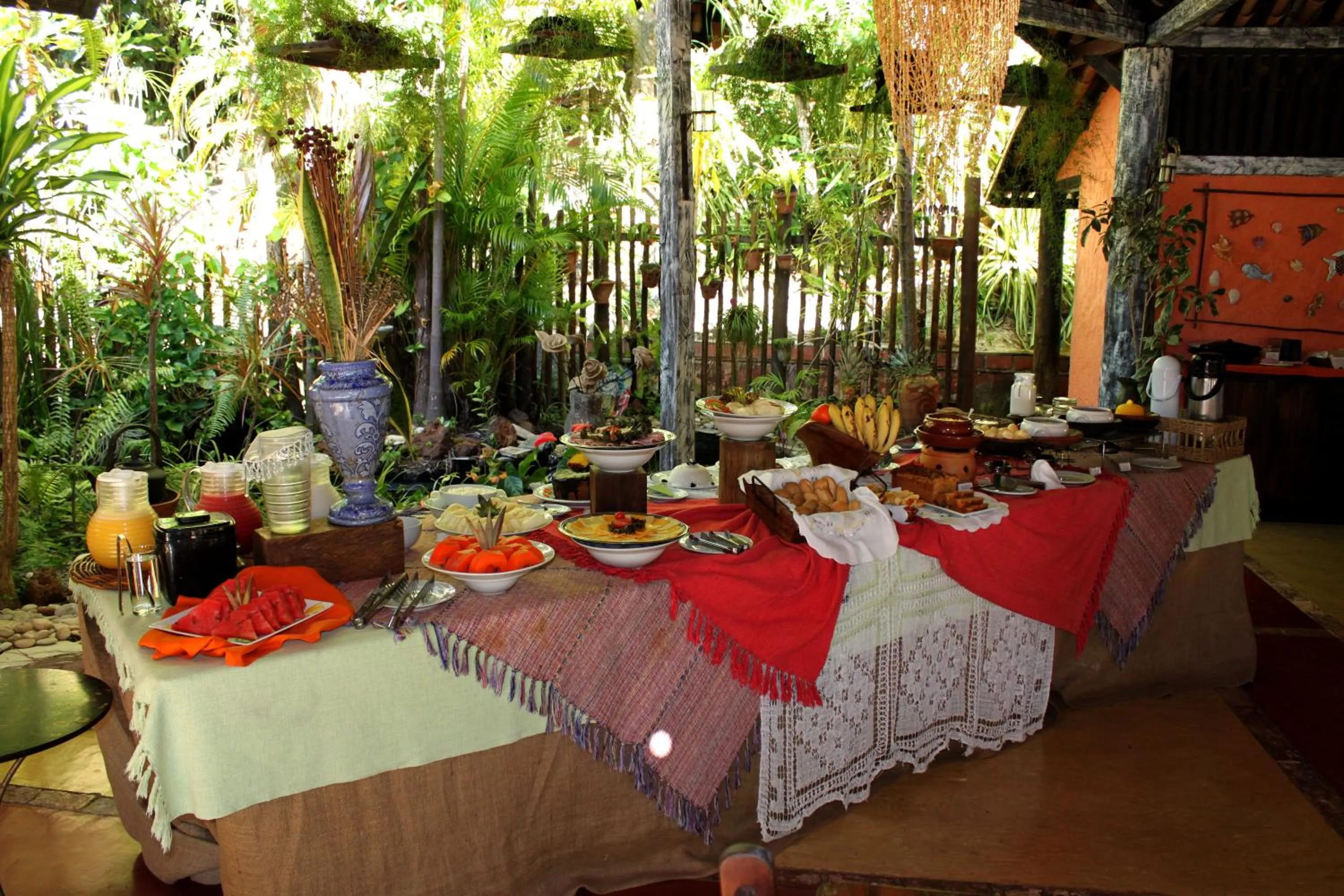 Buffet breakfast in Vilangelim Eco-Pousada