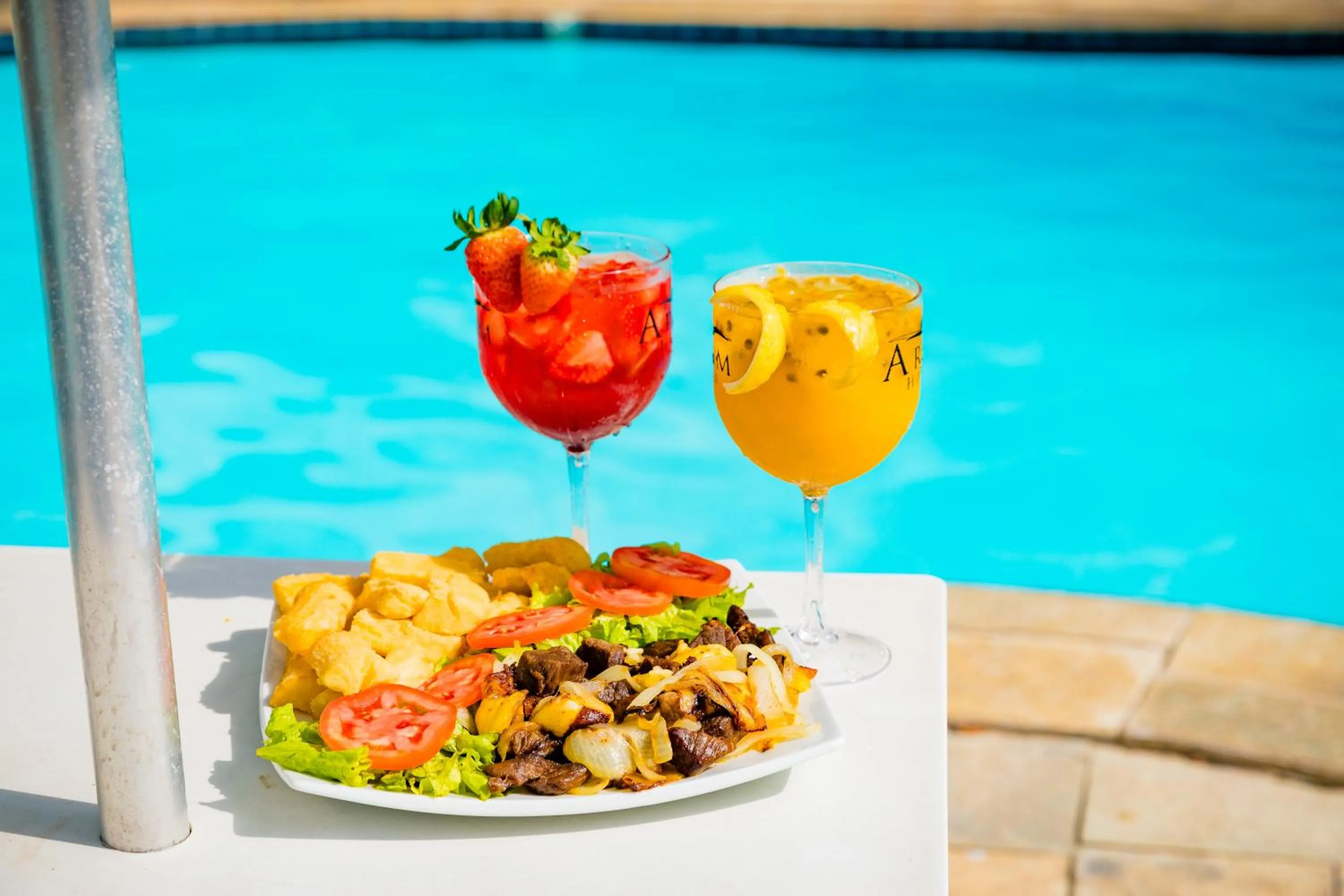 Restaurant/places to eat in El Aram Beach & Convention