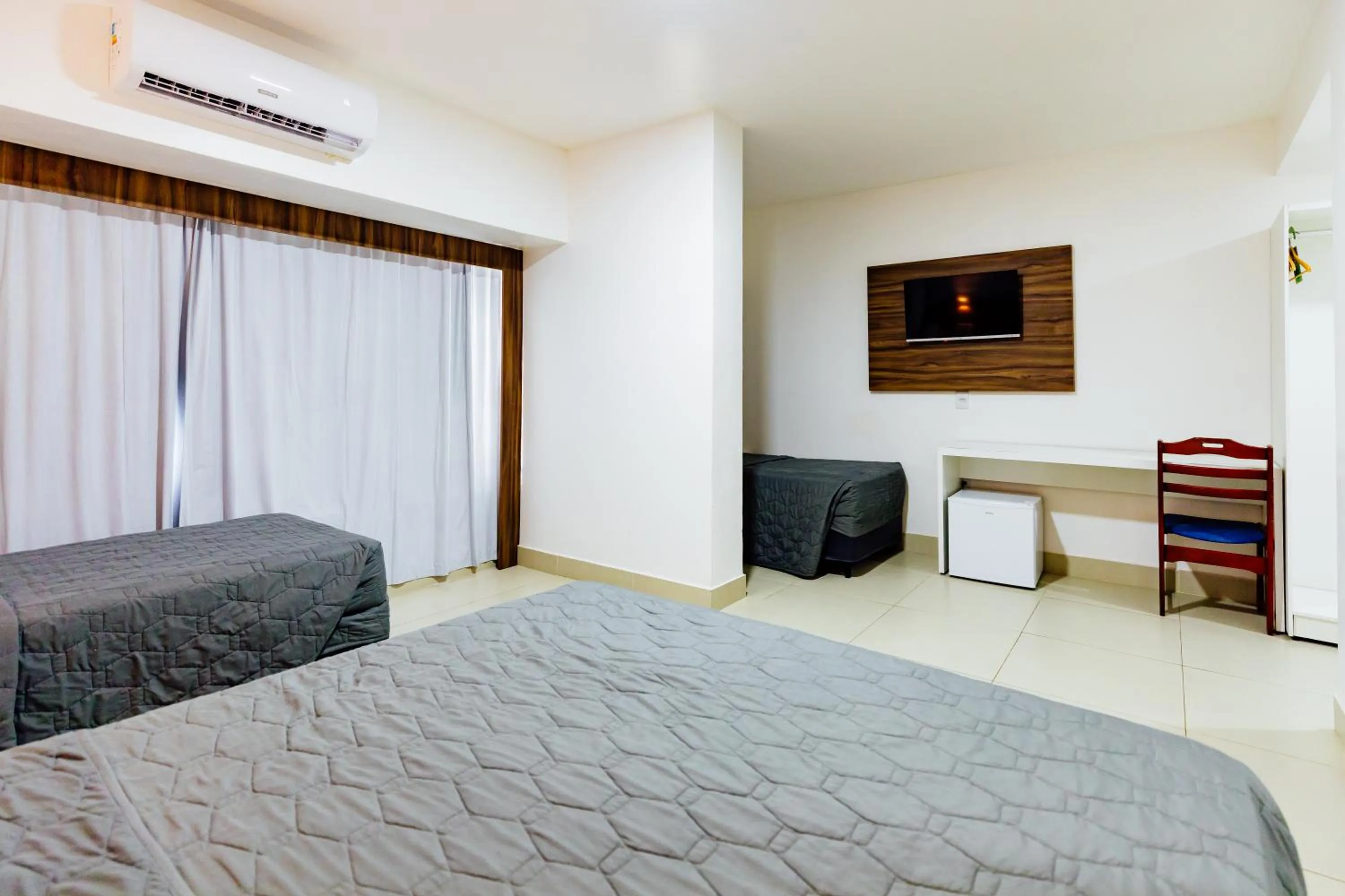 Photo of the whole room, Bed in El Aram Beach & Convention