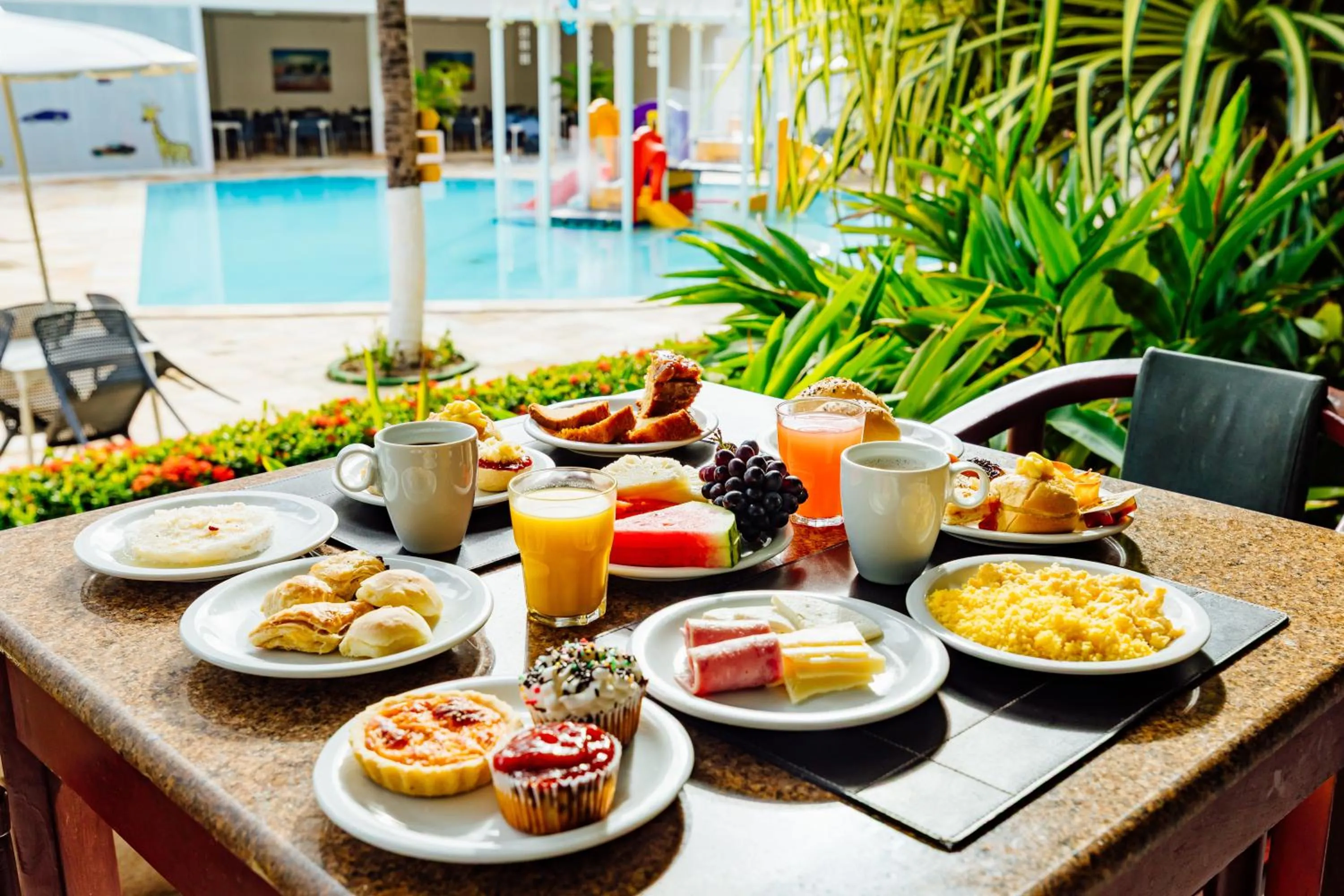 Breakfast in El Aram Beach & Convention