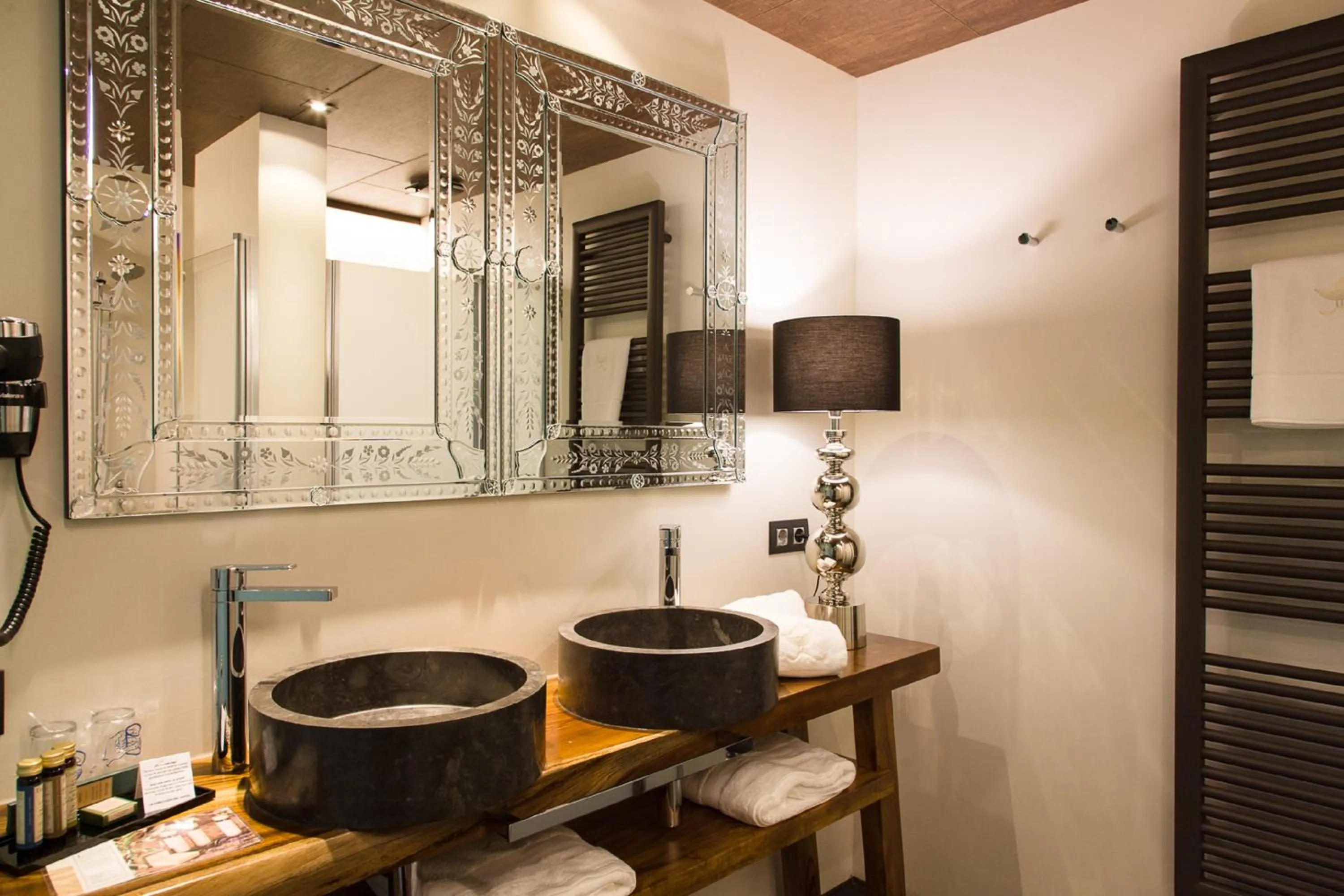 Toilet in Alojamientos Ainsa Sanchez