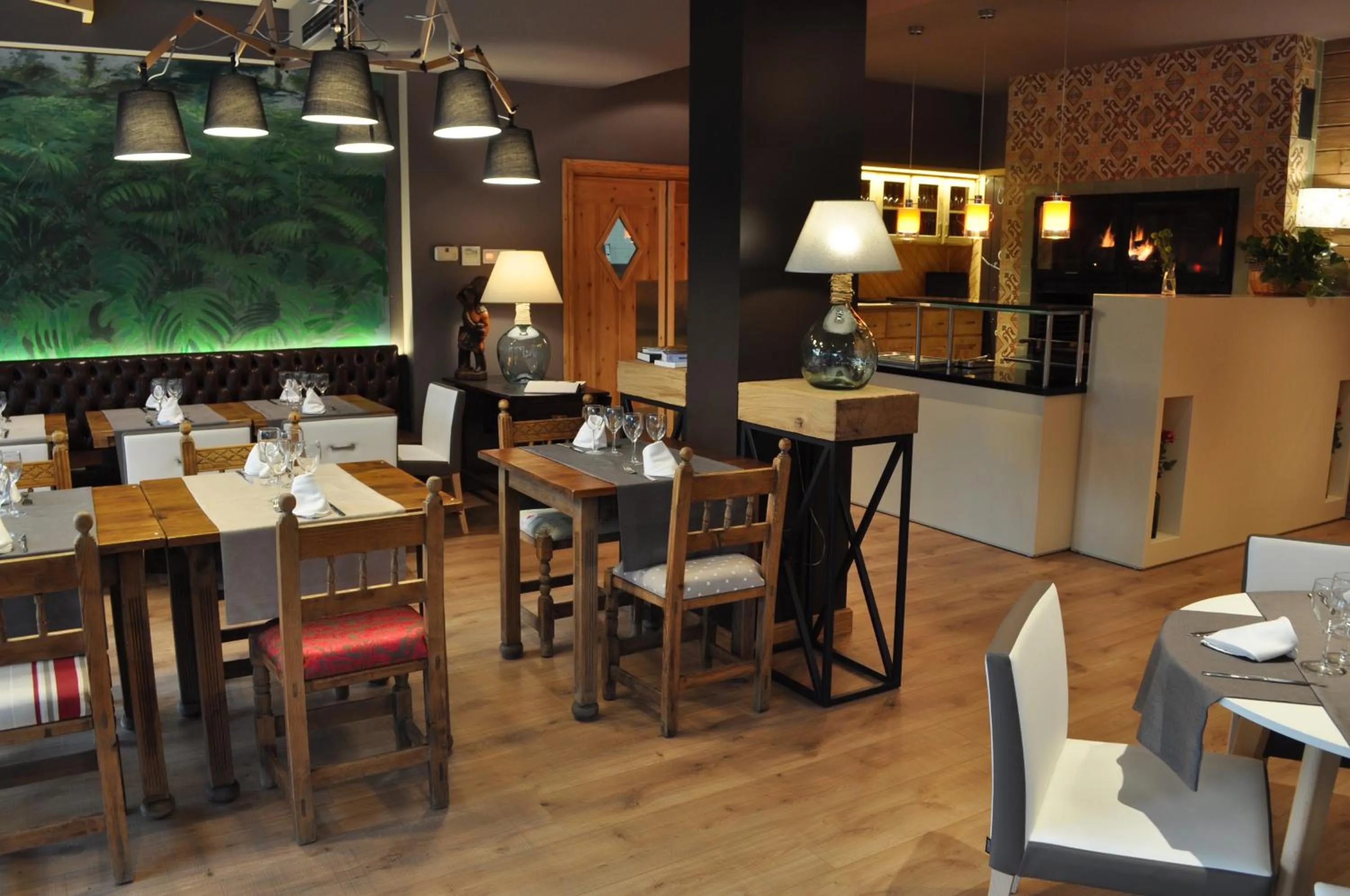 Restaurant/places to eat in Alojamientos Ainsa Sanchez