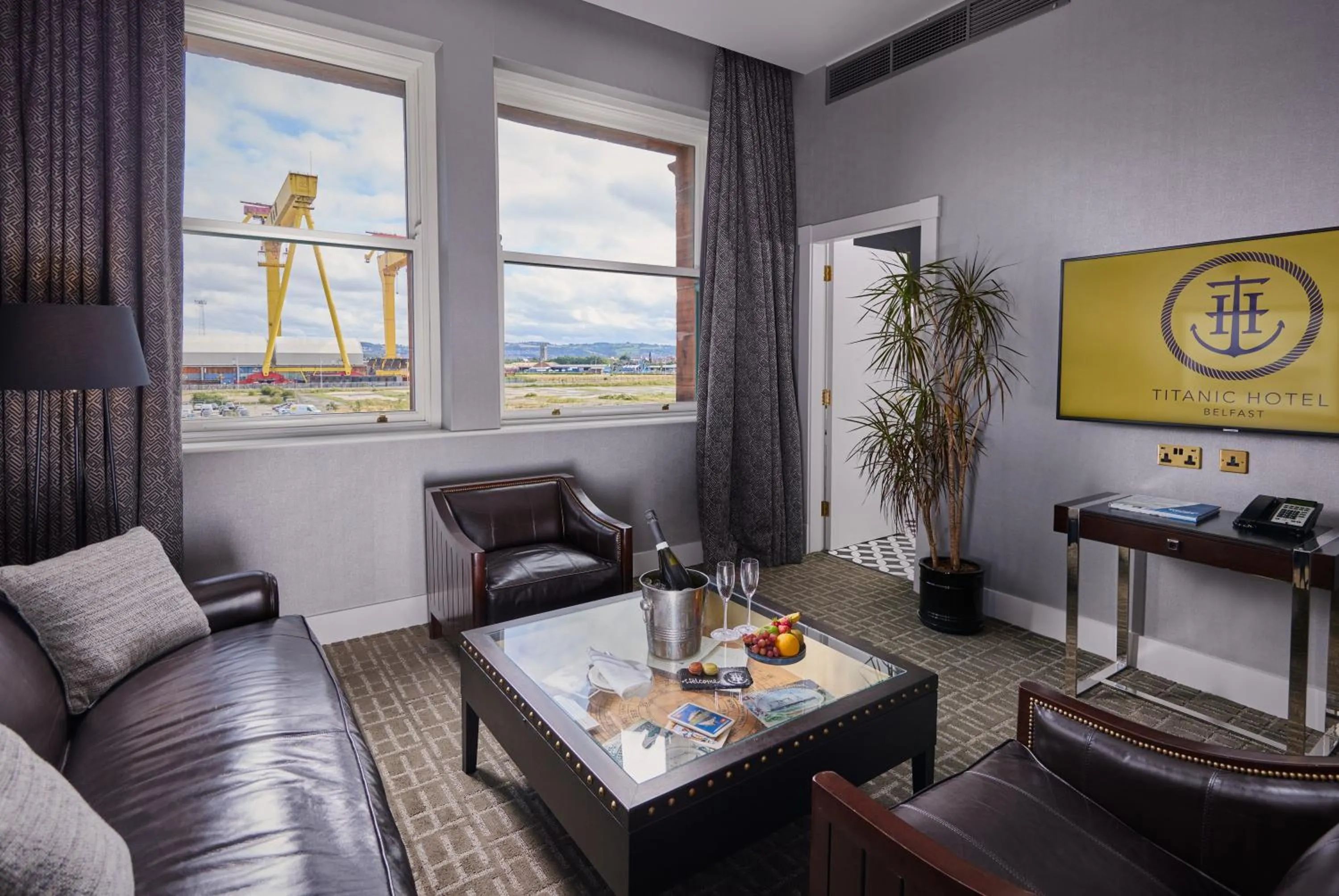 Living room in Titanic Hotel Belfast