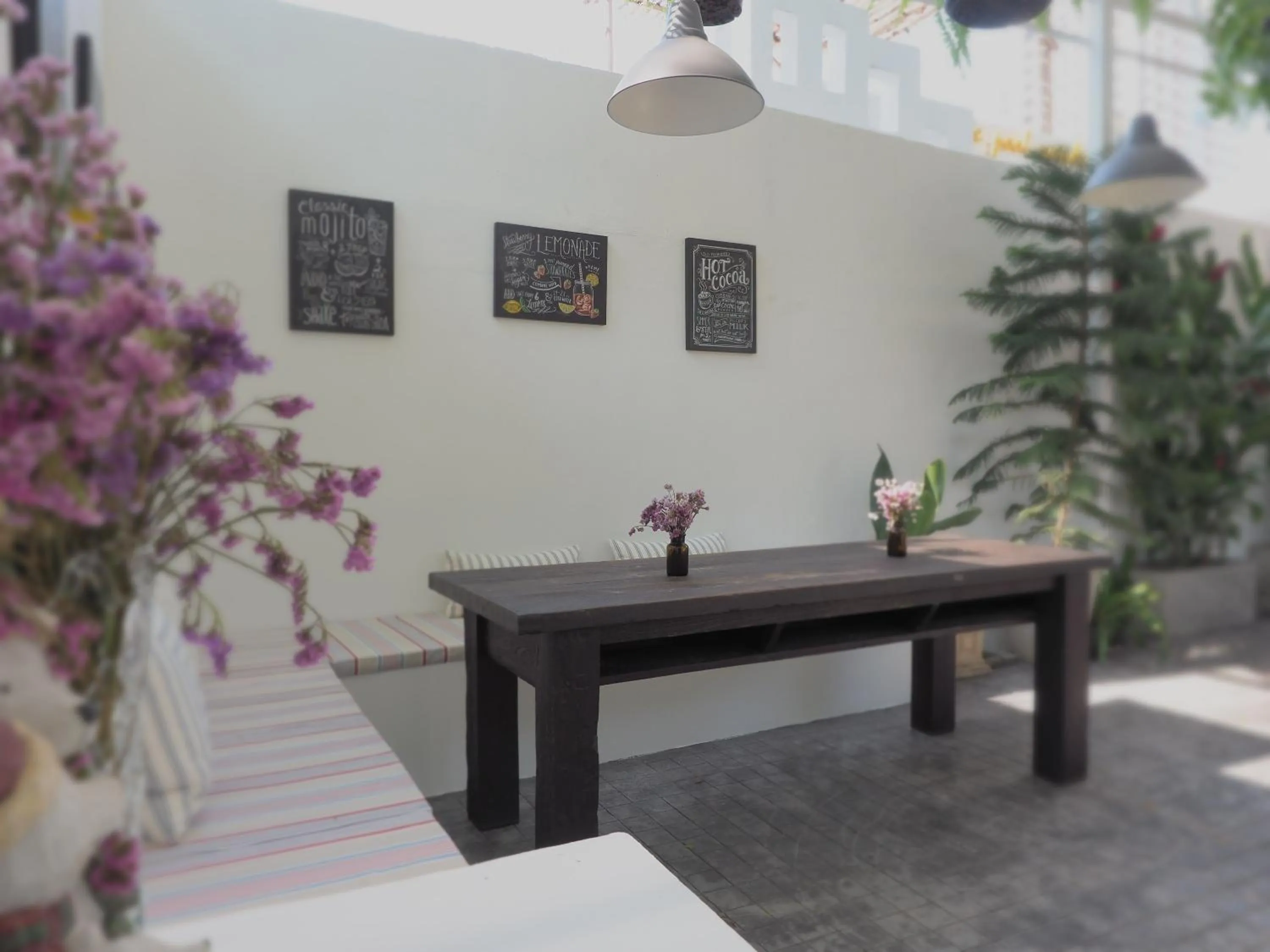 Restaurant/places to eat in Costa Village Pool Villa