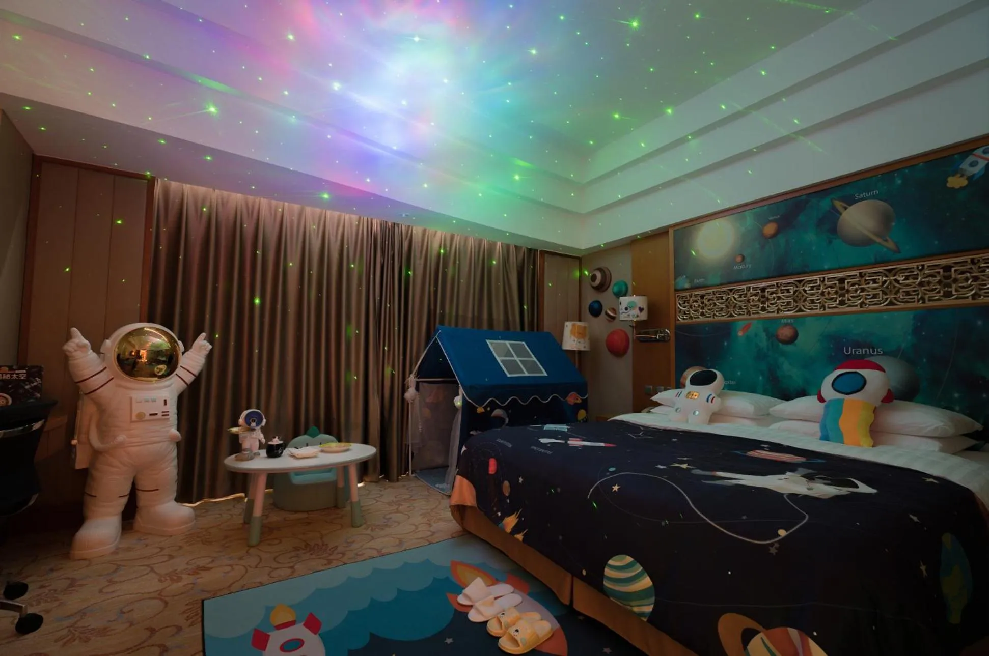 Photo of the whole room in Shangri-La Huhhot