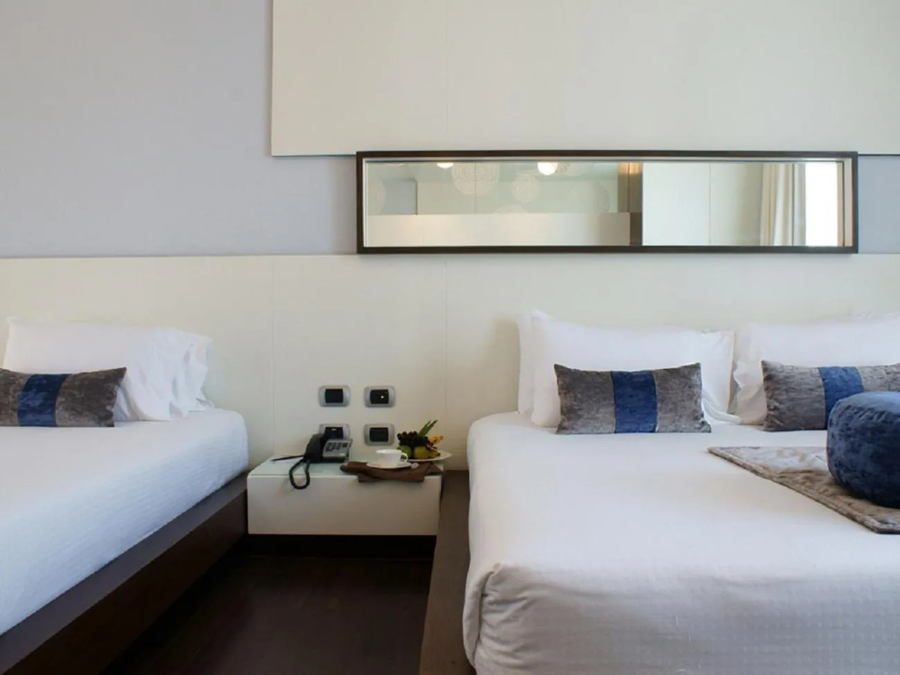 Bedroom, Bed in Z Through By The Zign