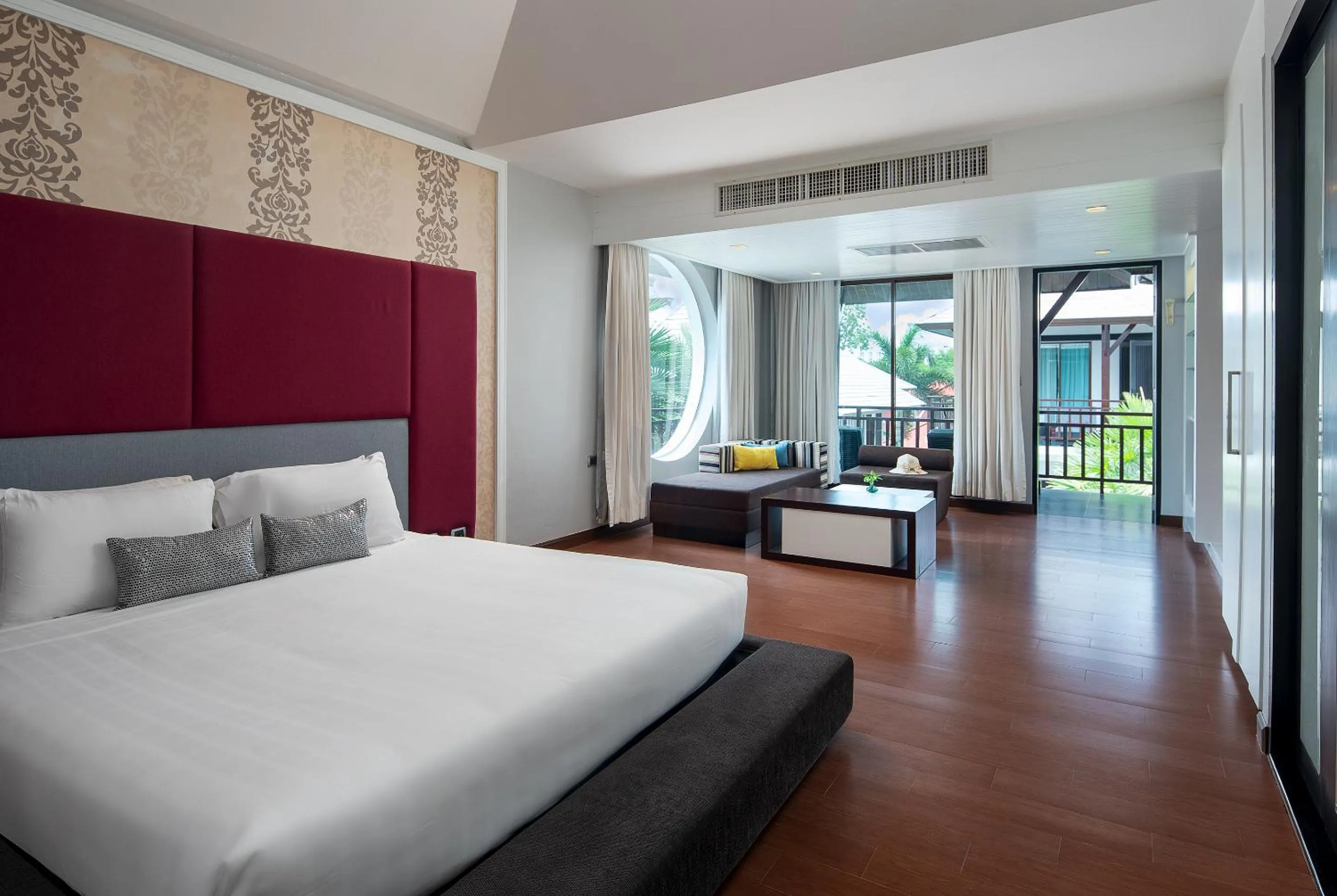 Photo of the whole room, Bed in Z Through By The Zign