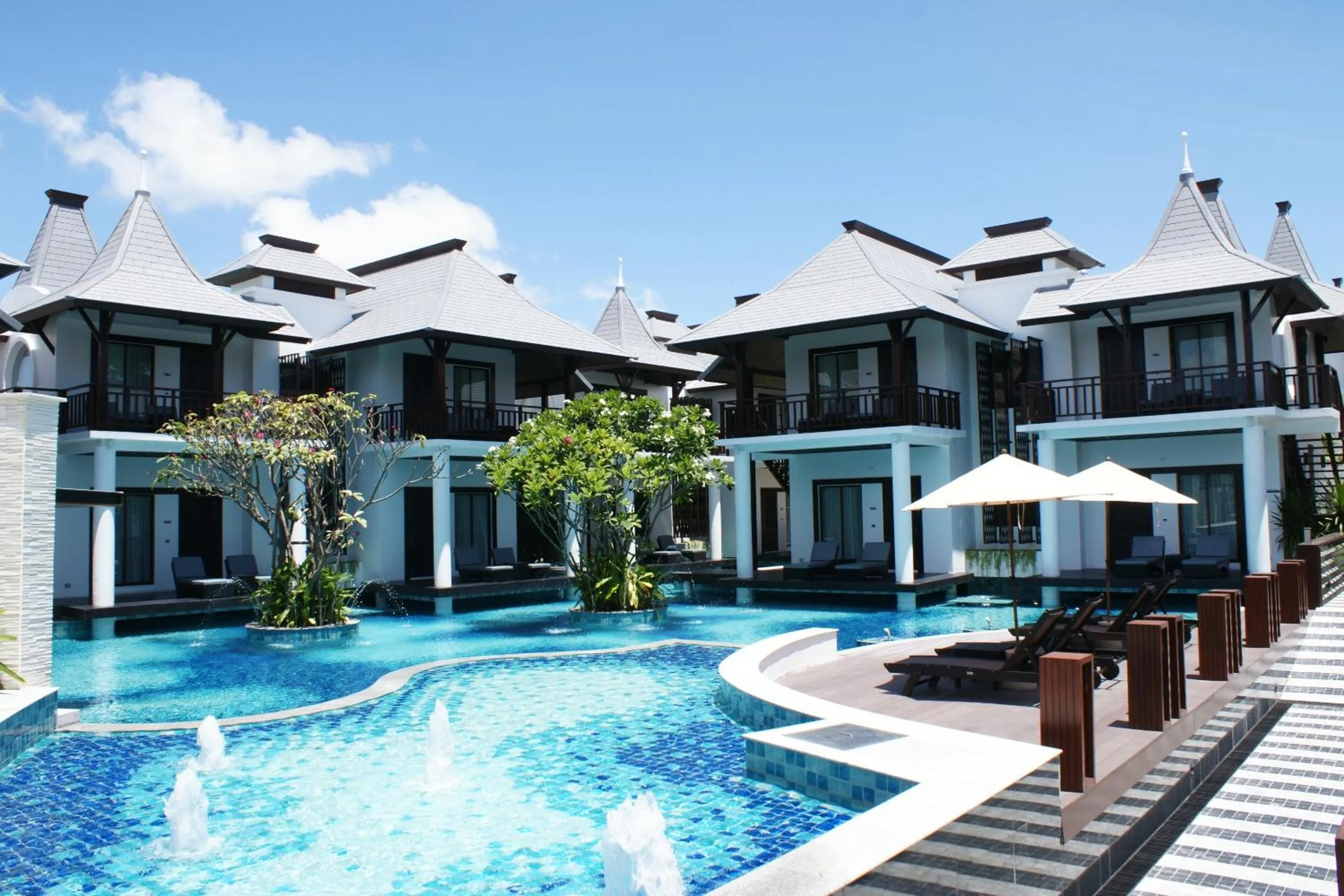 Swimming pool in Z Through By The Zign