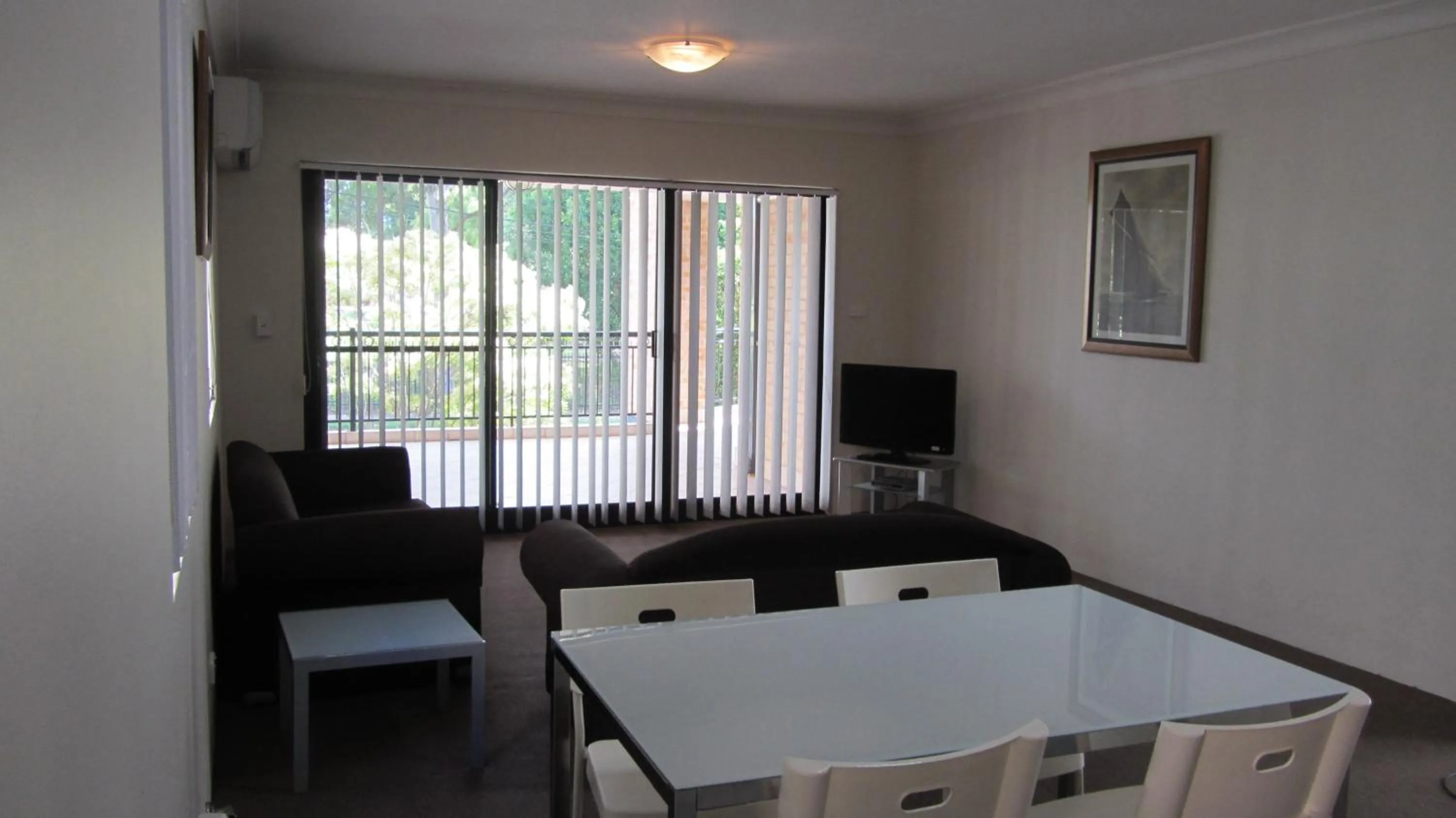 Dining area in Parkside Apartments Parramatta