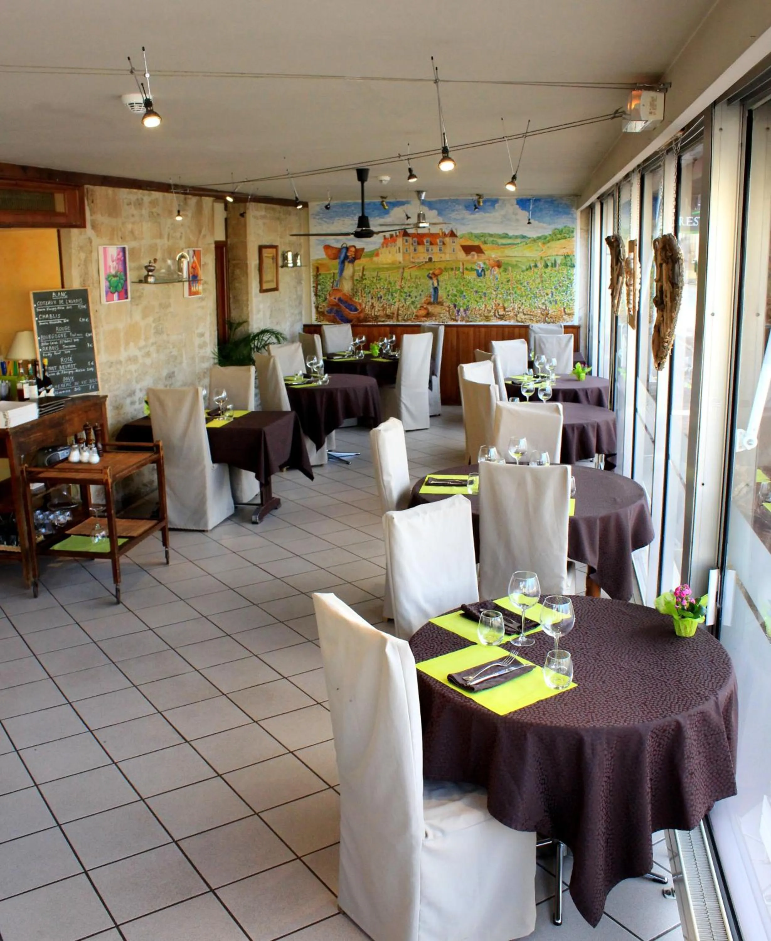 Restaurant/places to eat in Hôtel de la Poste