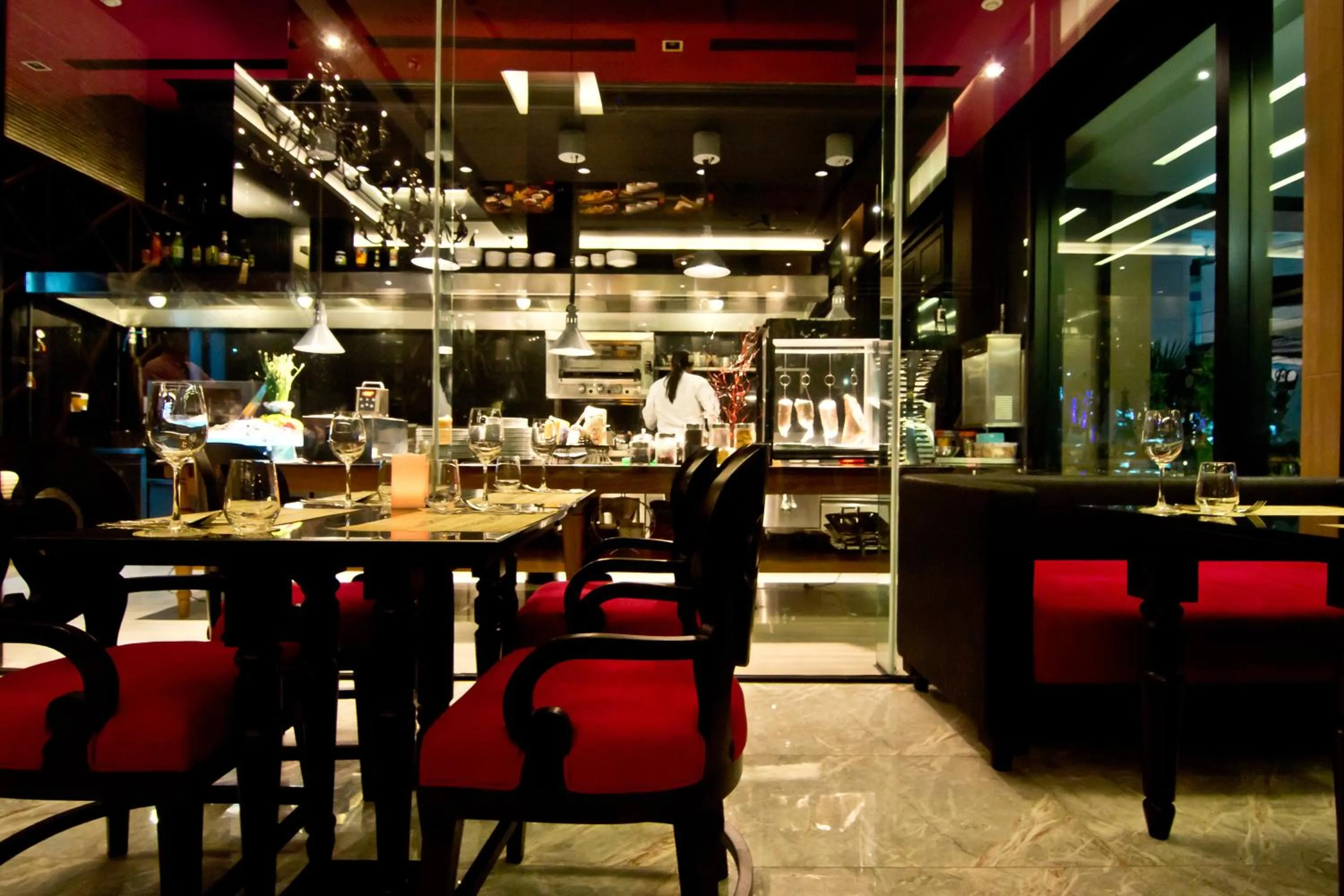 Restaurant/places to eat in Tsix5 Hotel