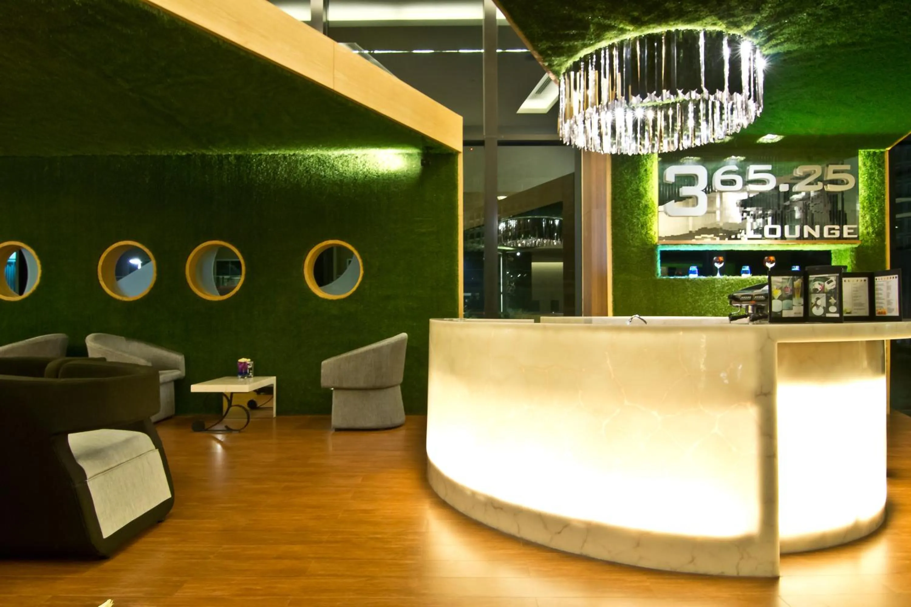 Lobby or reception in Tsix5 Hotel