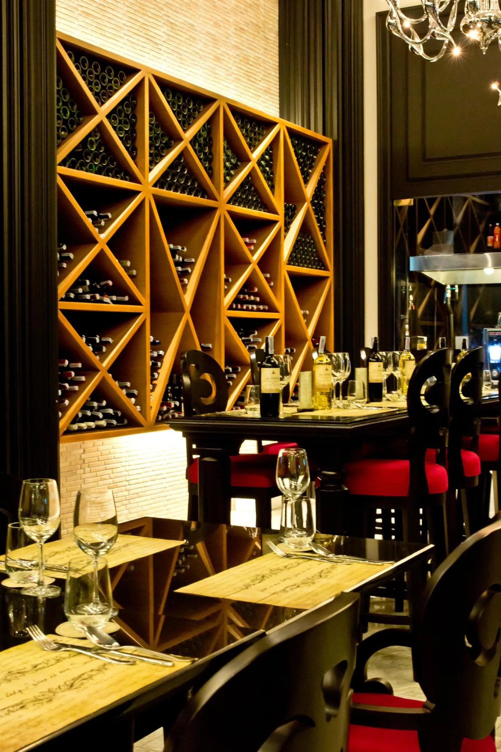 Restaurant/places to eat in Tsix5 Hotel