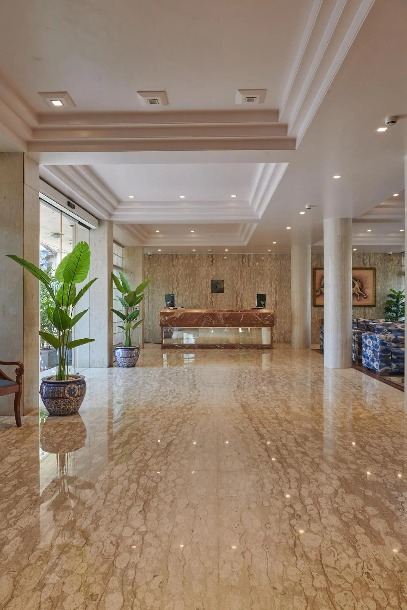 Lobby or reception in Regent Hotel Andheri