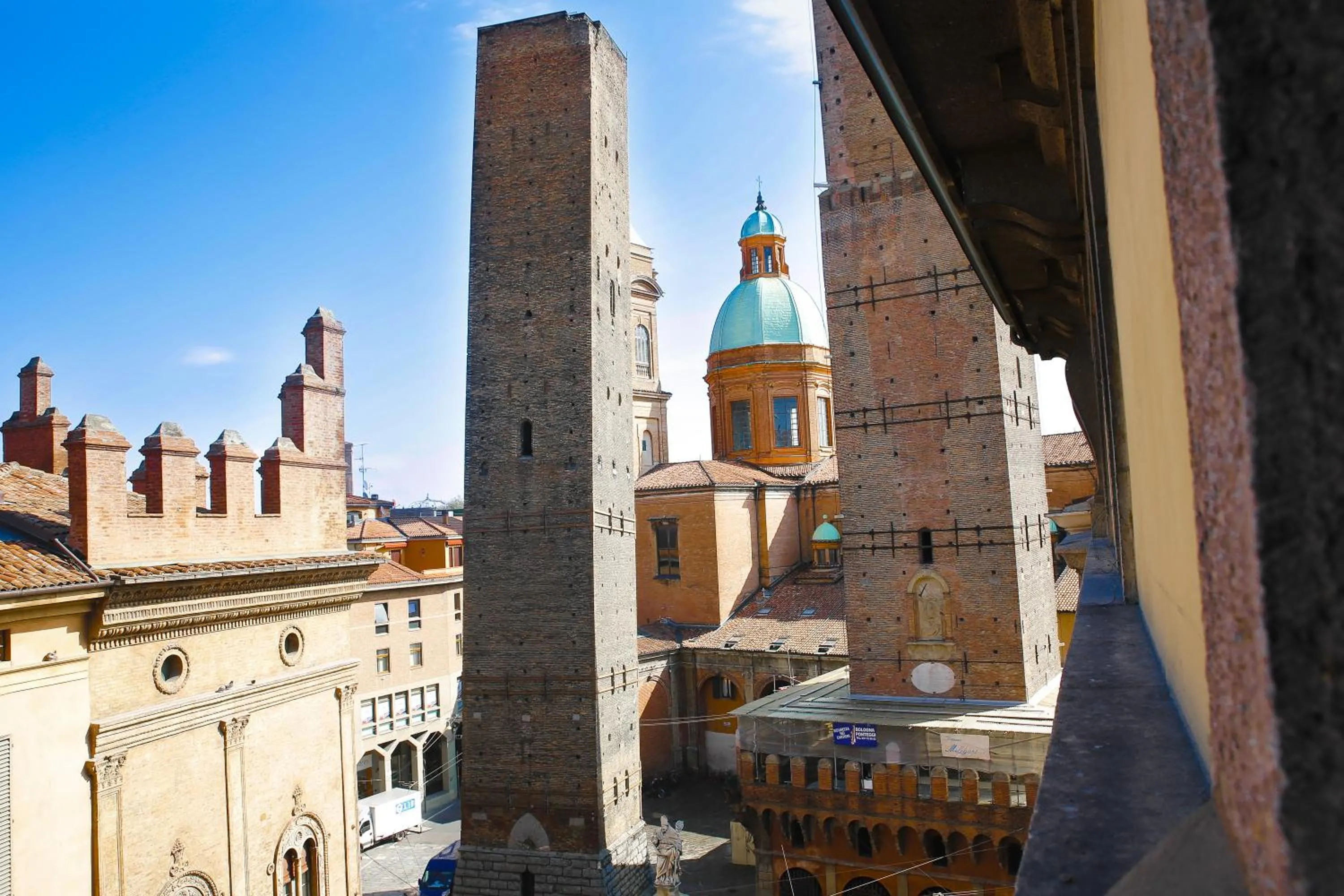 Albergo Garisenda con terrazza panoramica sulle Due Torri