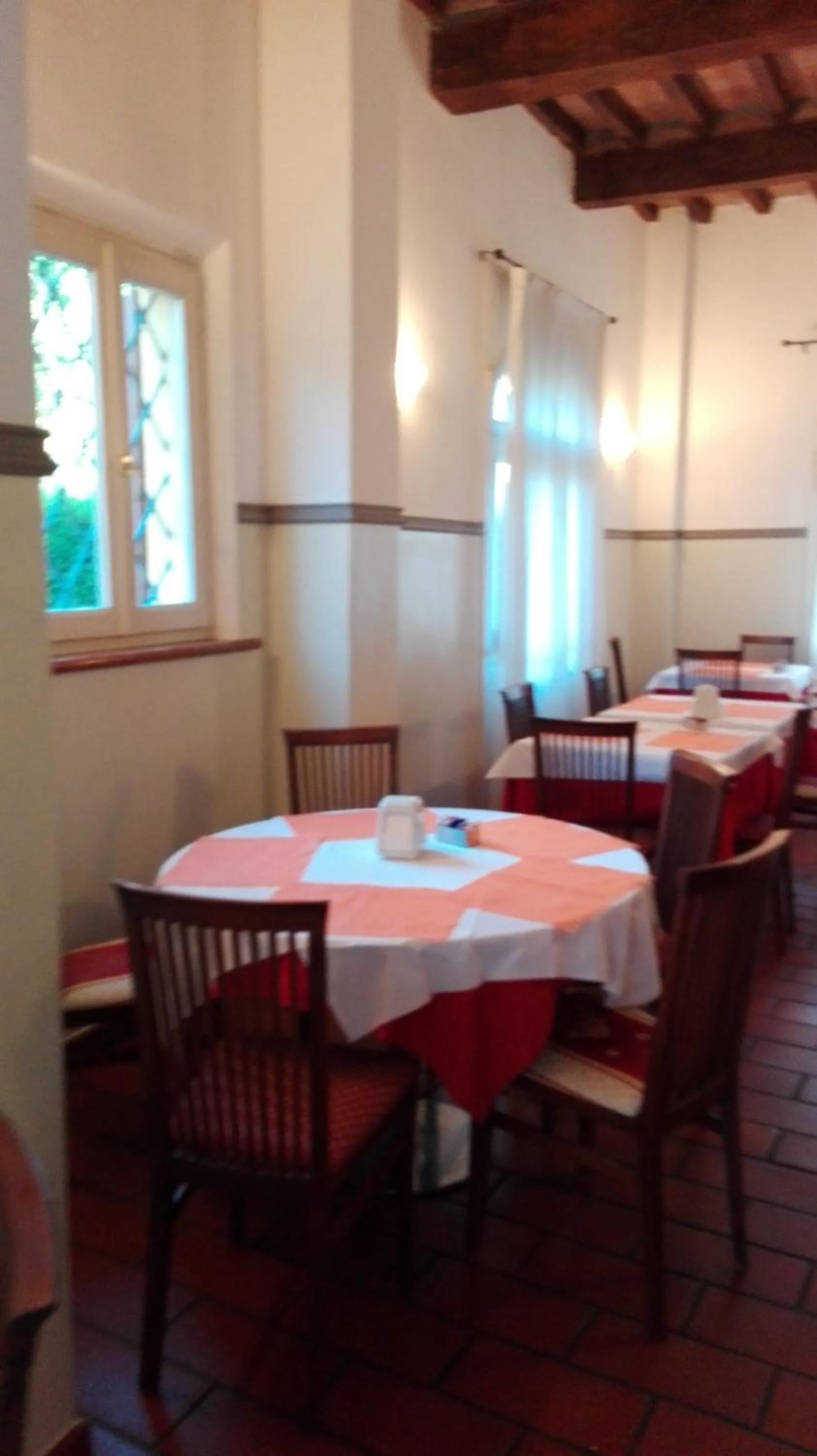 Restaurant/places to eat in Corte Degli Estensi