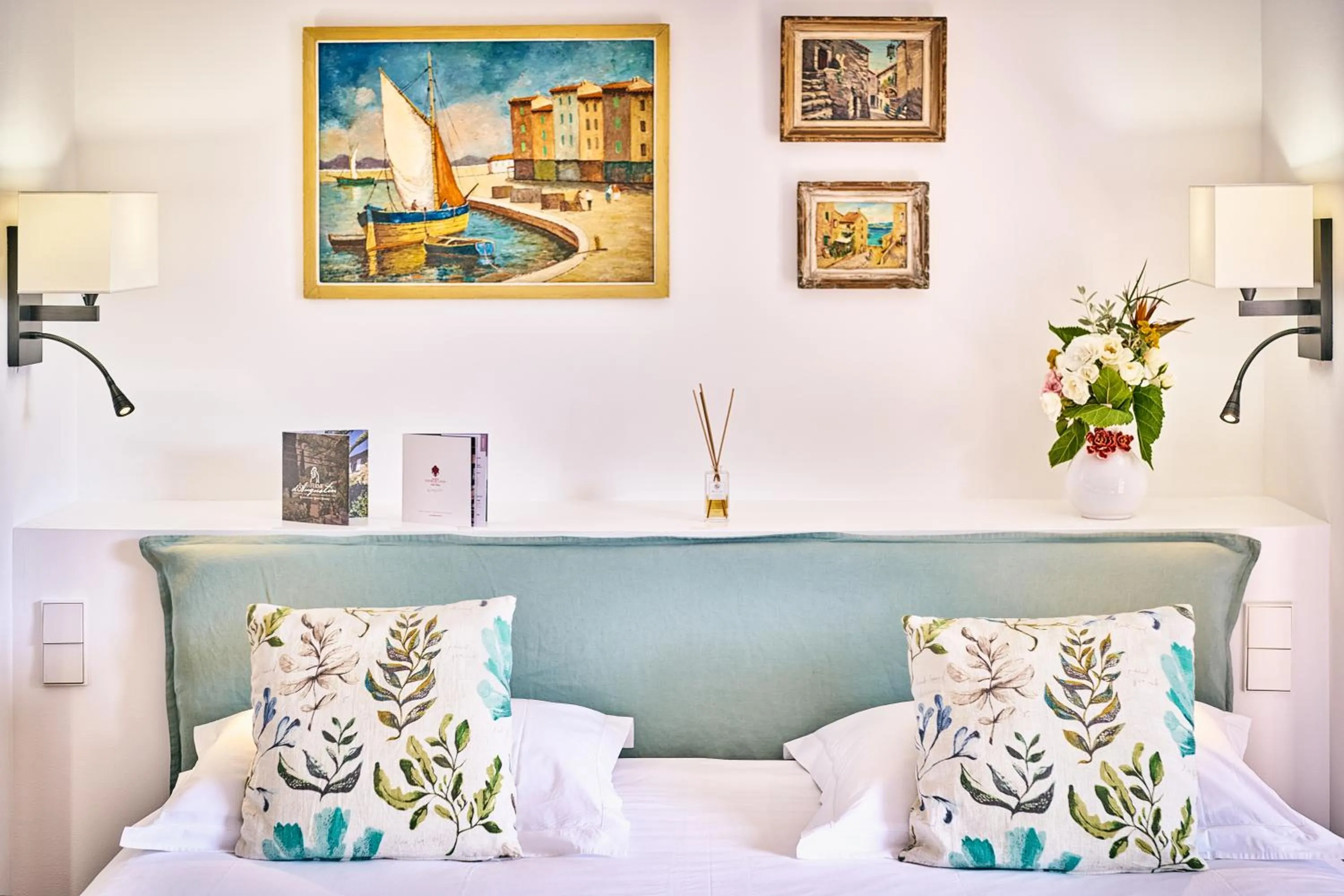 Decorative detail, Bed in La Ferme D'Augustin