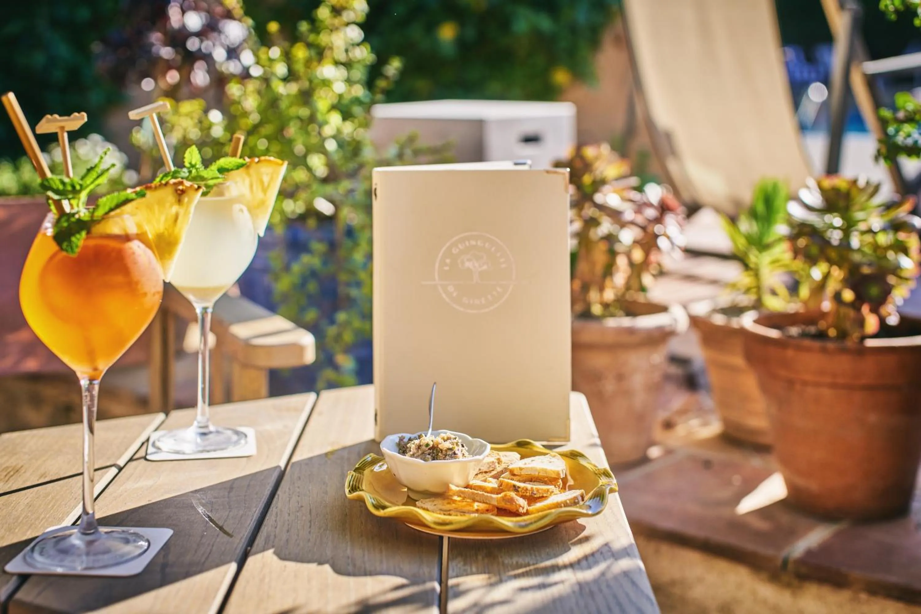 Food and drinks in La Ferme D'Augustin