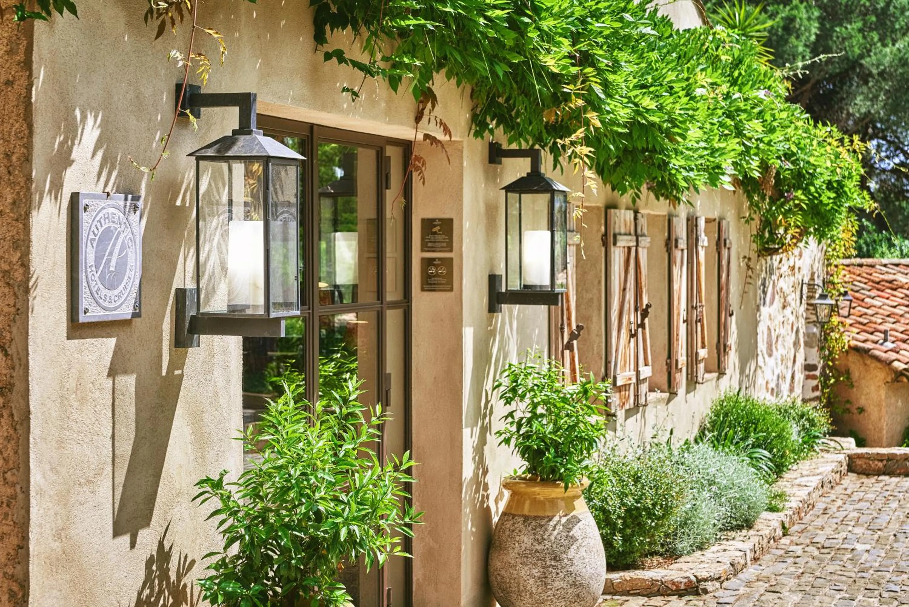 Facade/entrance in La Ferme D'Augustin