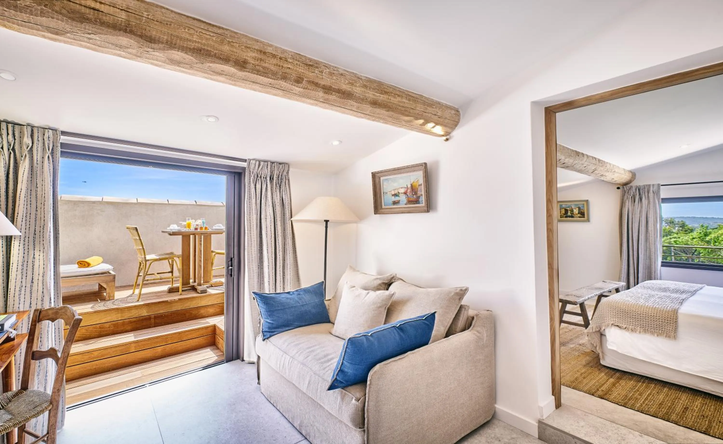 Living room, Bed in La Ferme D'Augustin