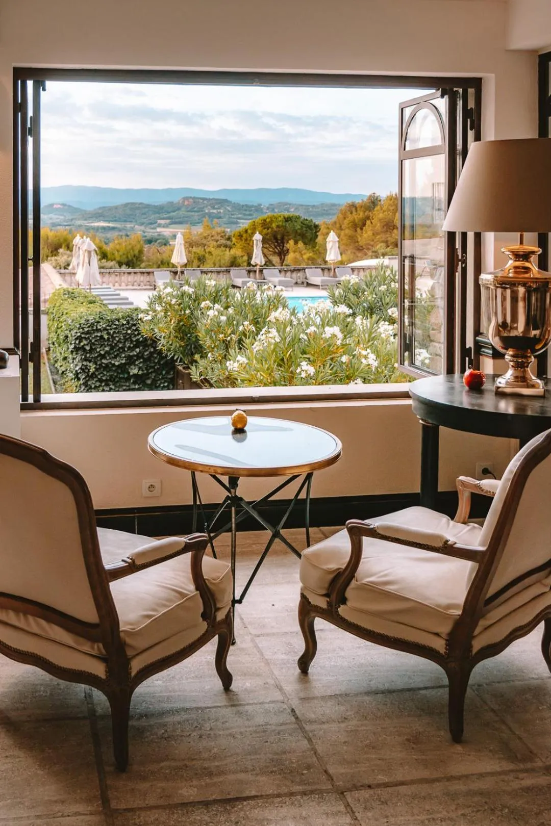 Lounge or bar in Le Phébus & Spa – Relais & Châteaux