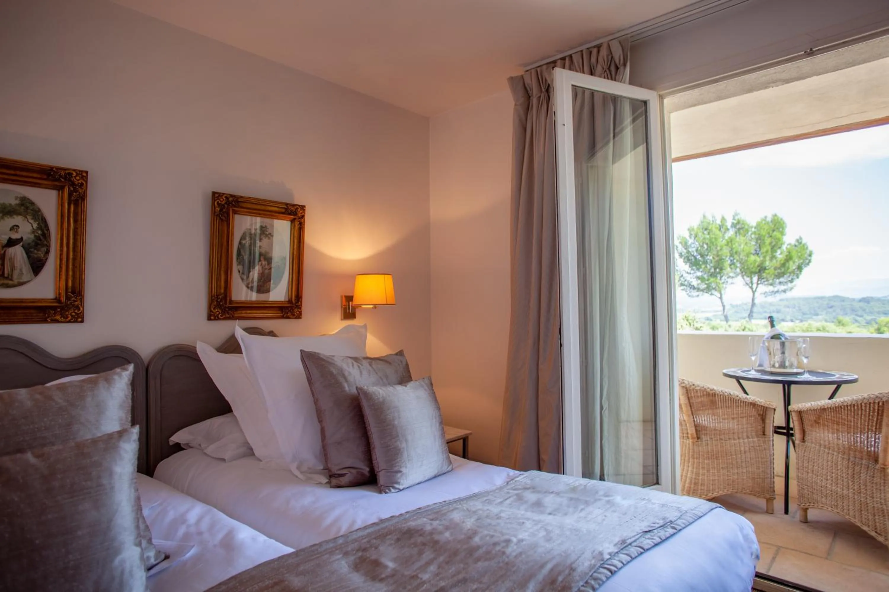 Bed in Le Phébus & Spa – Relais & Châteaux