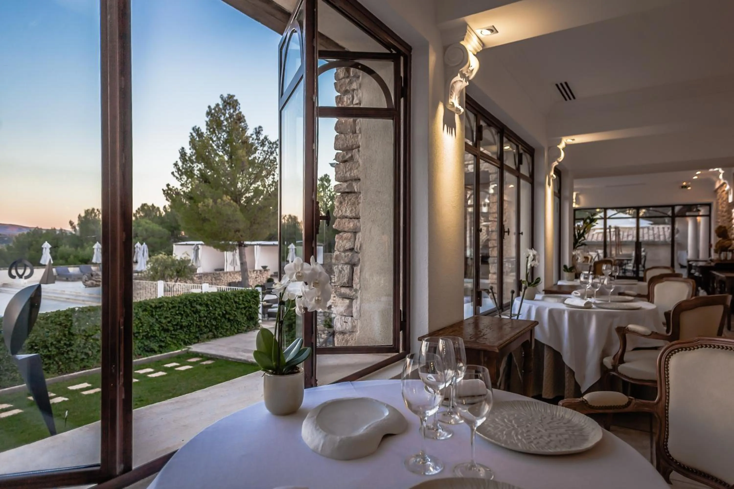 Restaurant/places to eat in Le Phébus & Spa – Relais & Châteaux