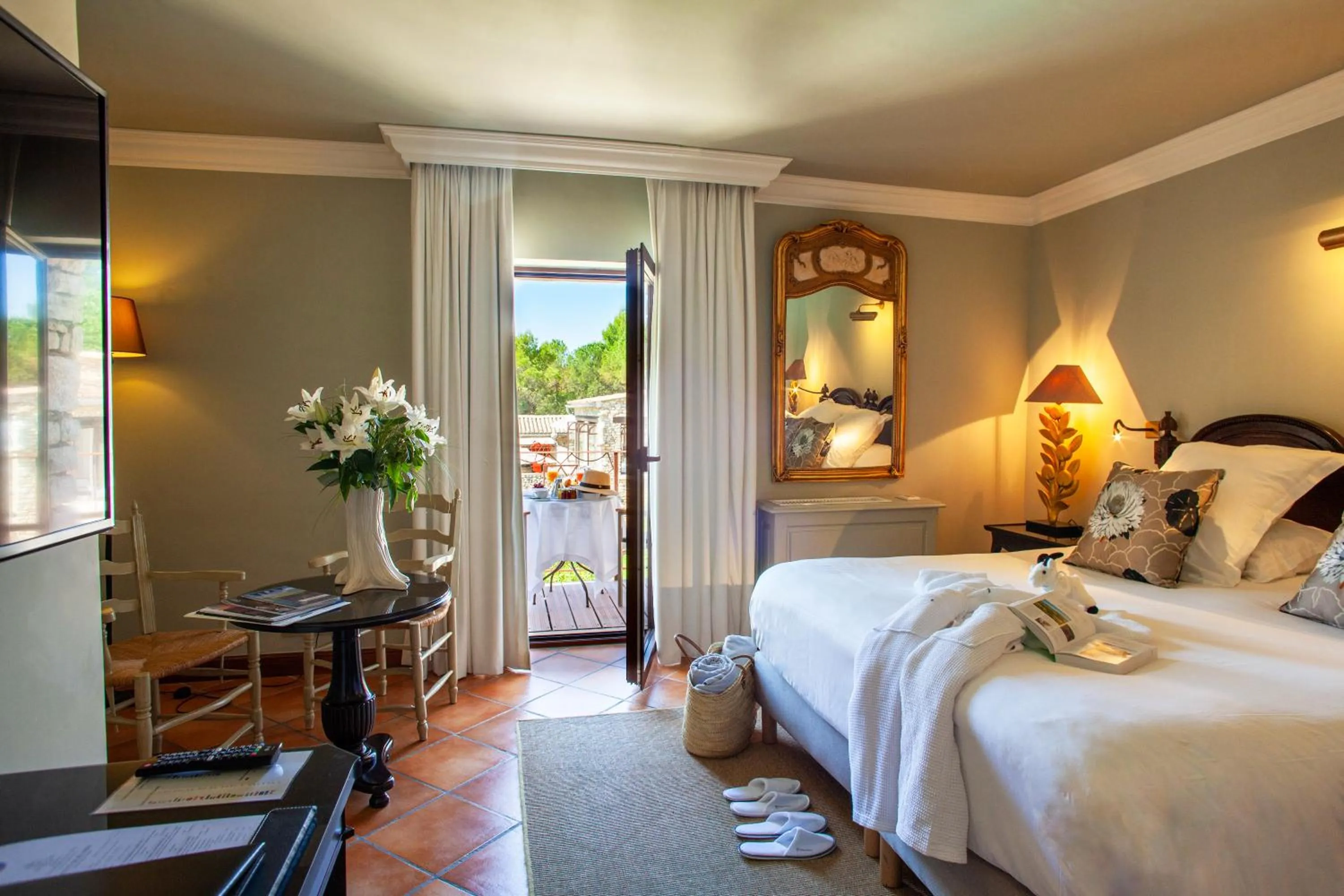 Photo of the whole room, Bed in Le Phébus & Spa – Relais & Châteaux