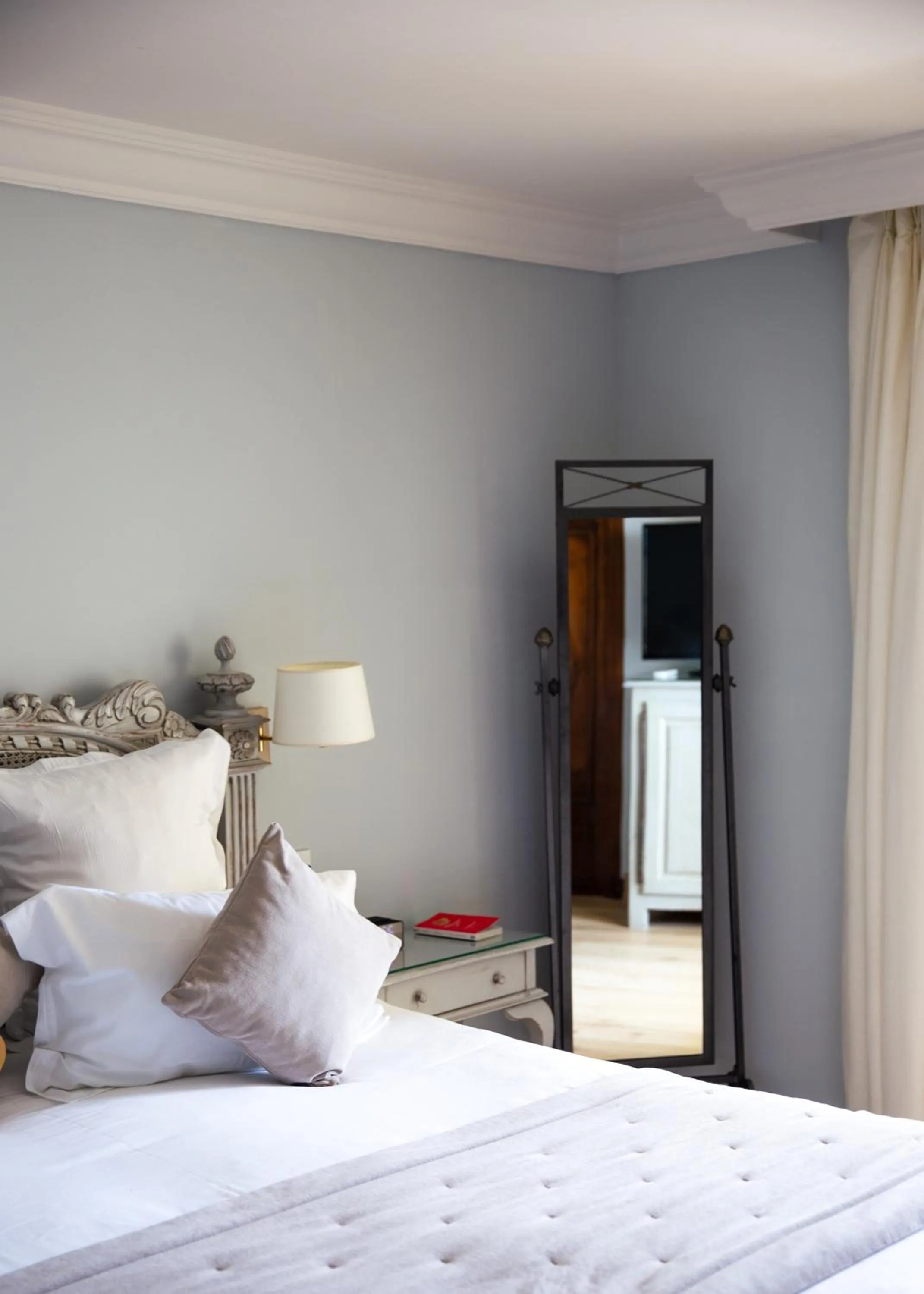 Decorative detail, Bed in Le Phébus & Spa – Relais & Châteaux