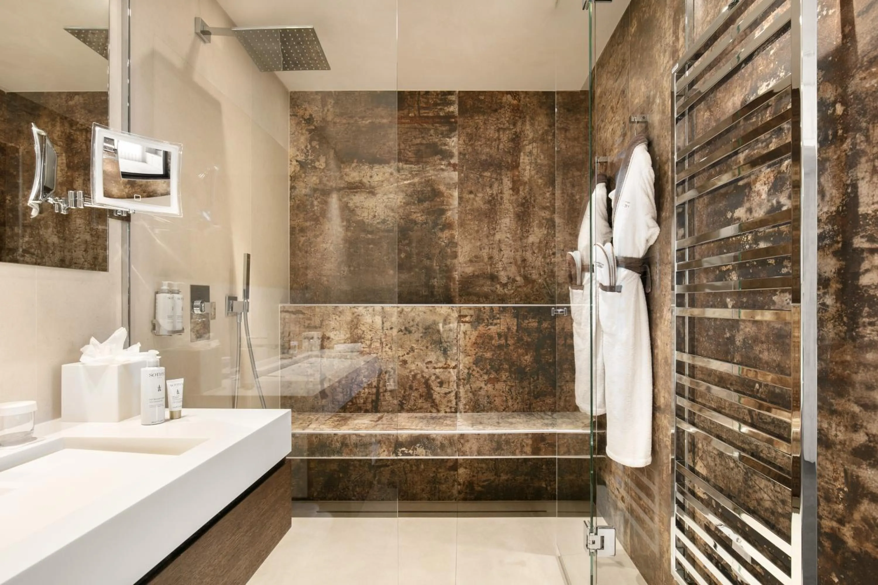 Shower in Villa Cosy, hotel & spa