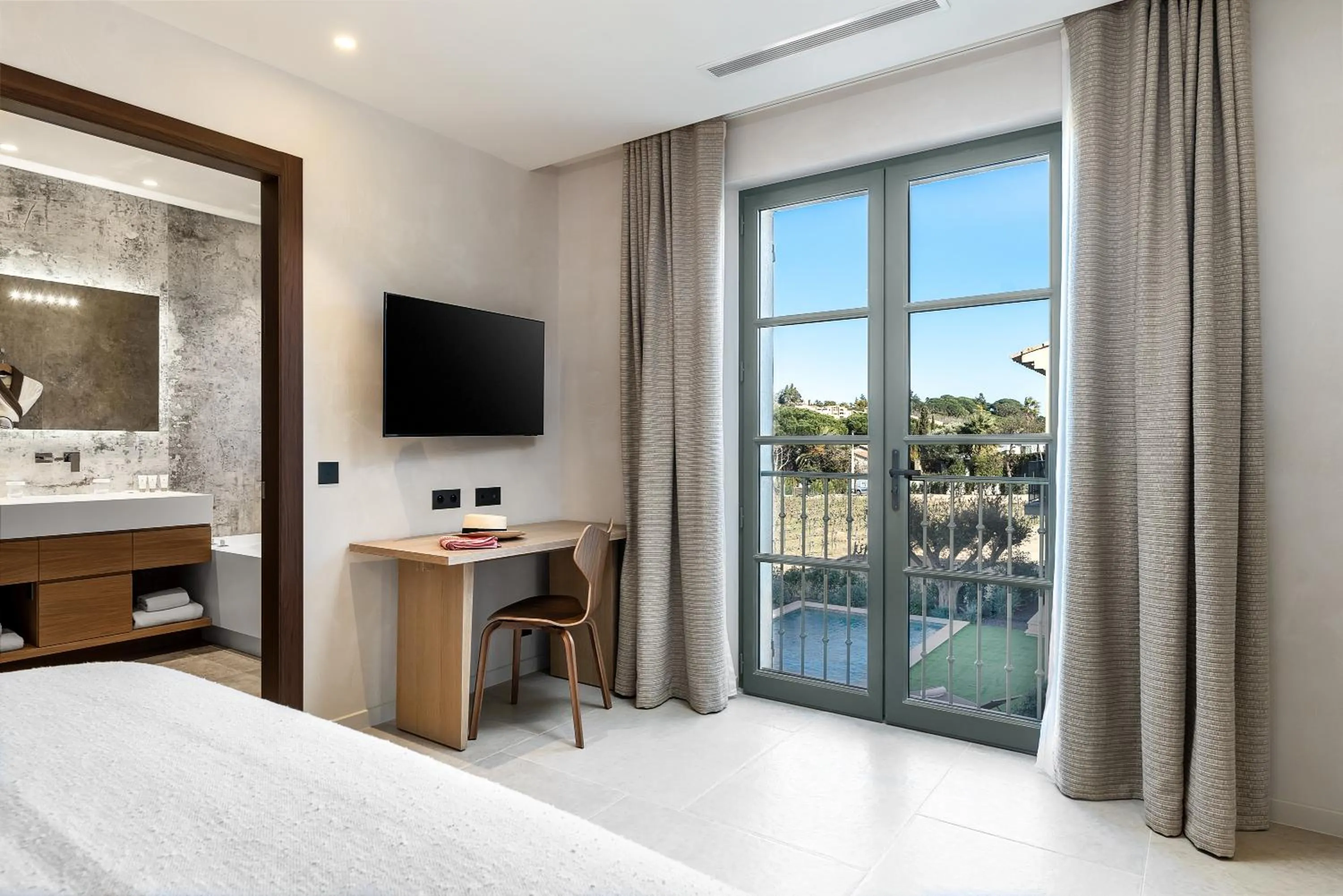 Photo of the whole room, Bed in Villa Cosy, hotel & spa