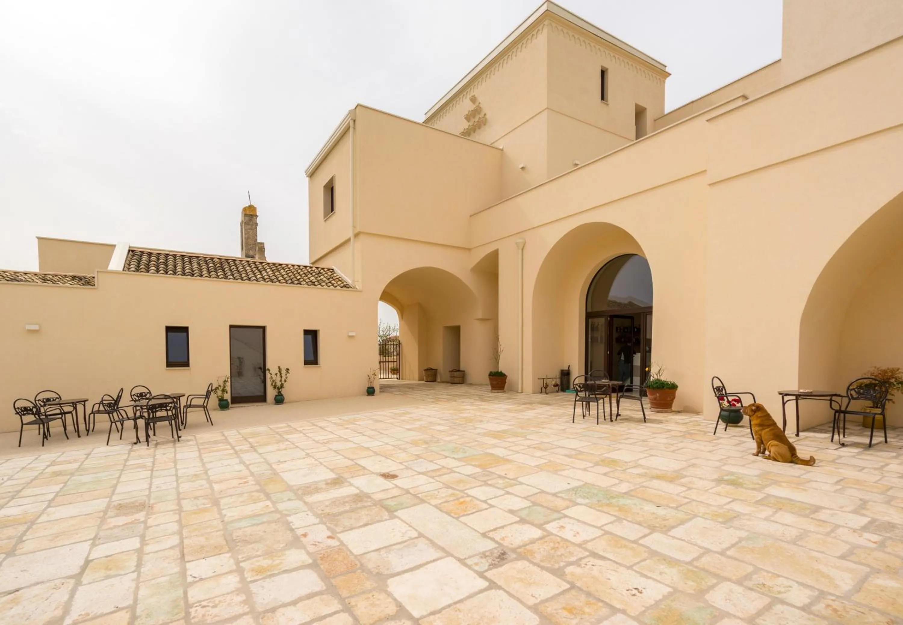 Patio in Masseria Fontana di Vite