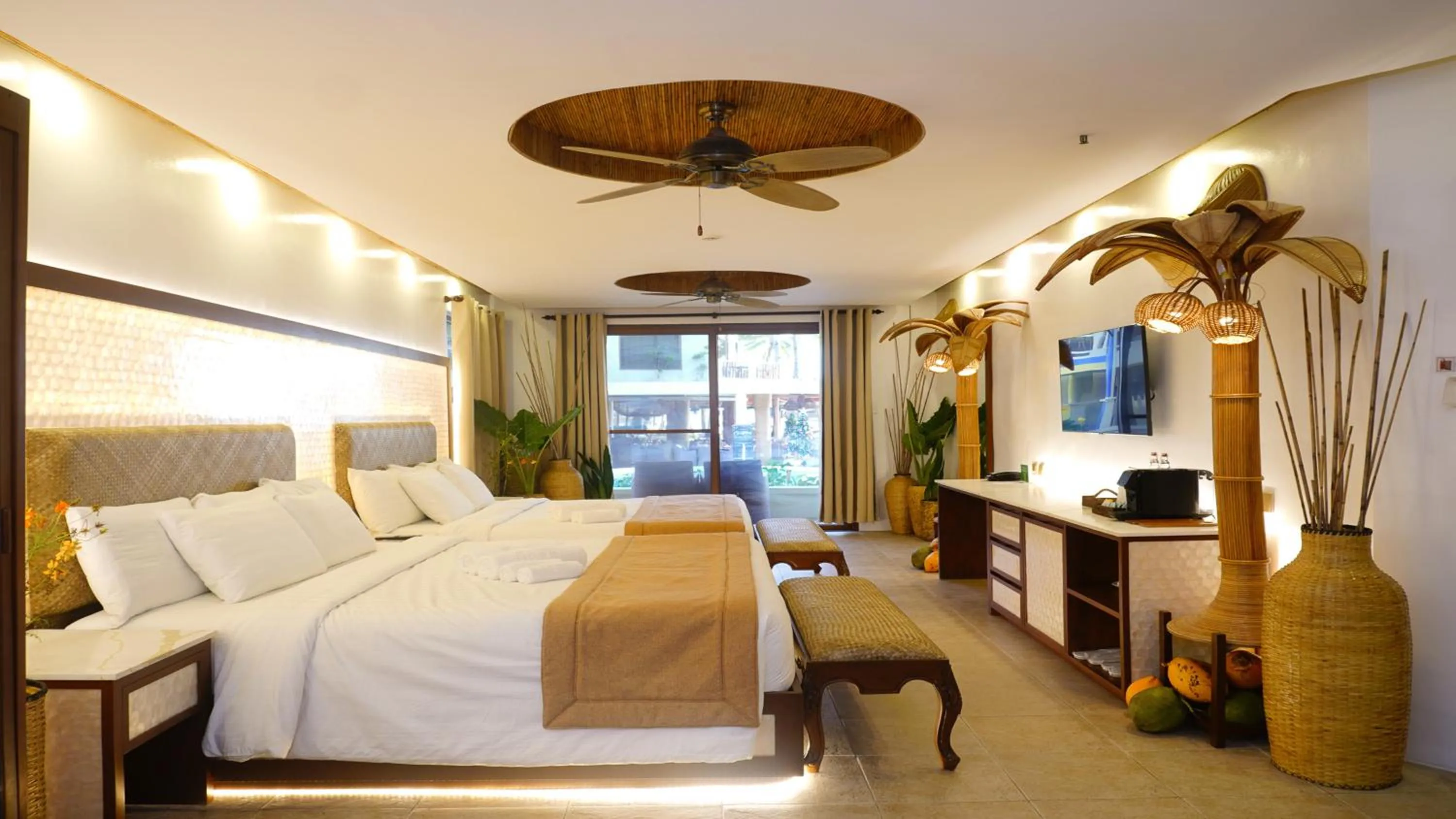 Bed in Ambassador In Paradise