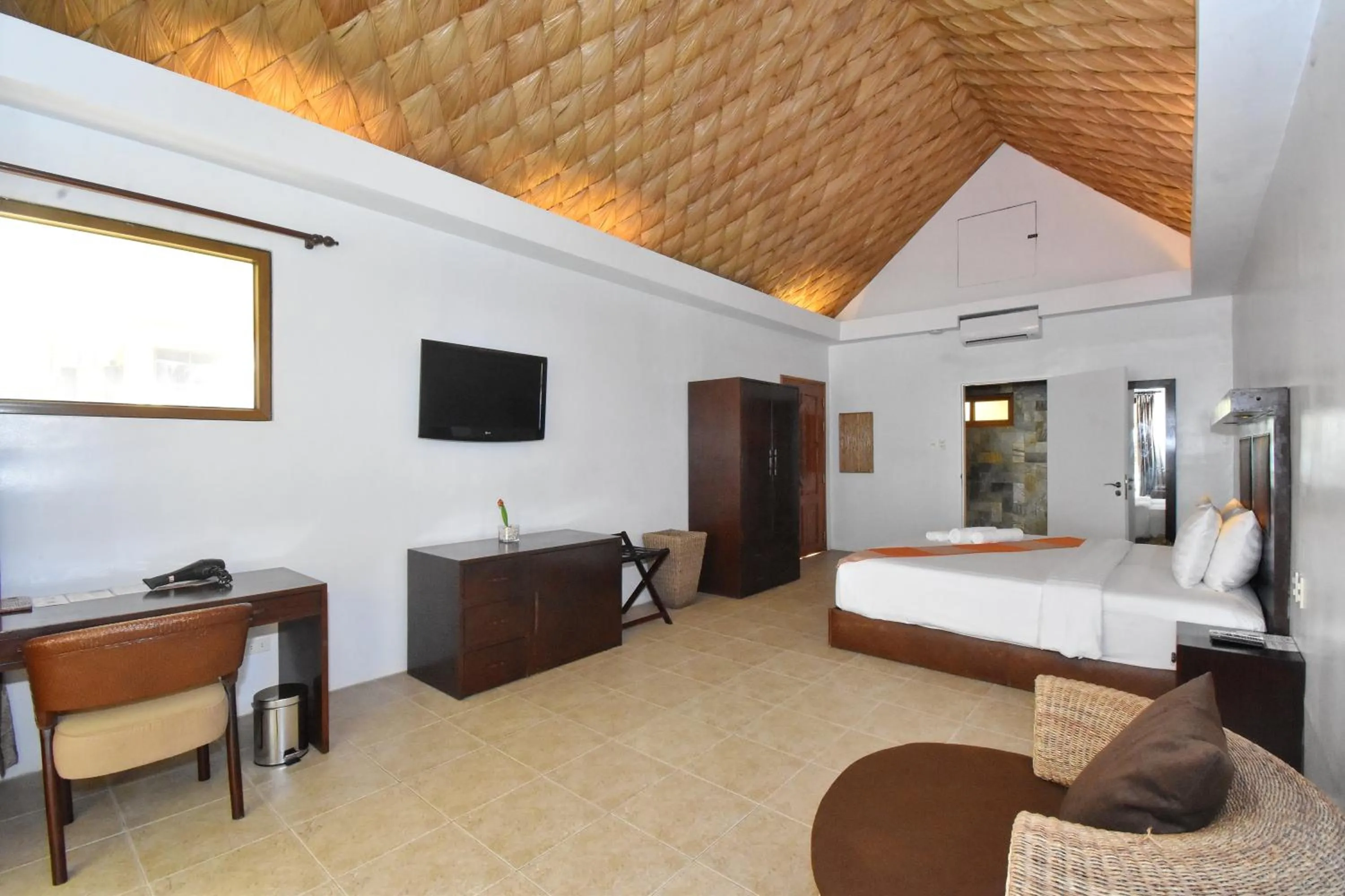 Bed in Ambassador In Paradise