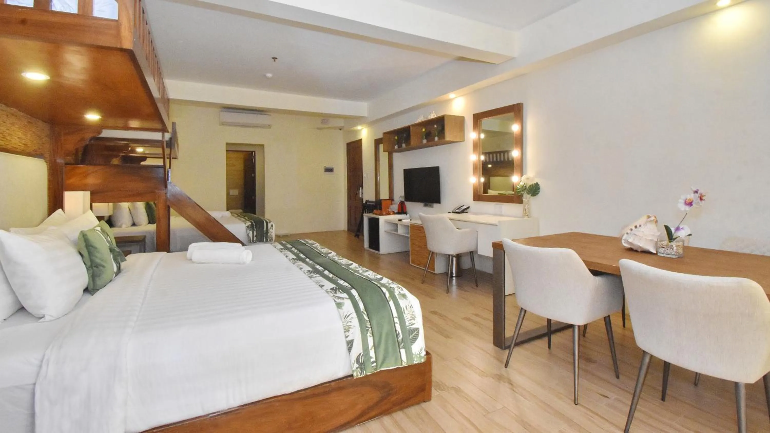 Bedroom, Bed in Ambassador In Paradise