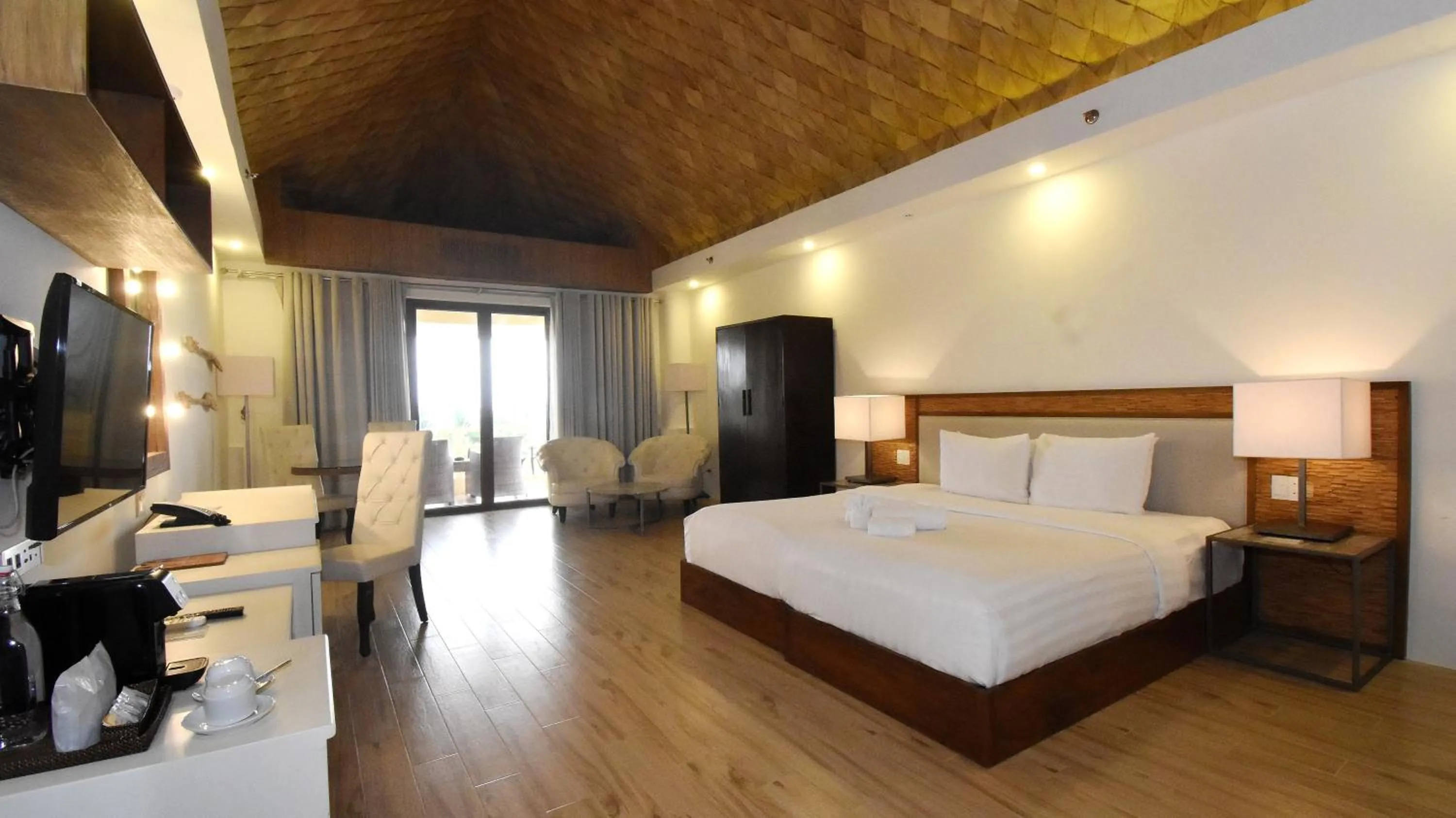 Bed in Ambassador In Paradise