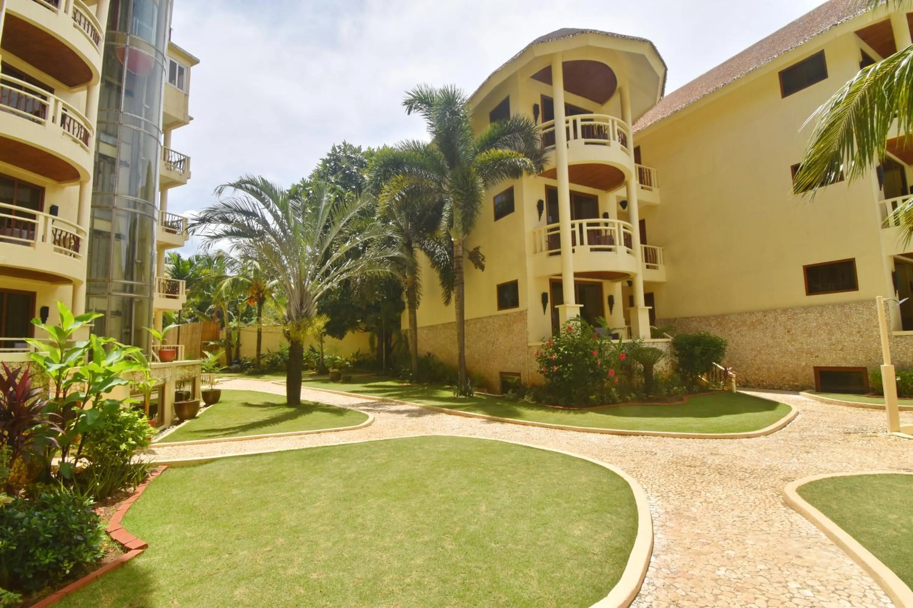 Property building in Ambassador In Paradise