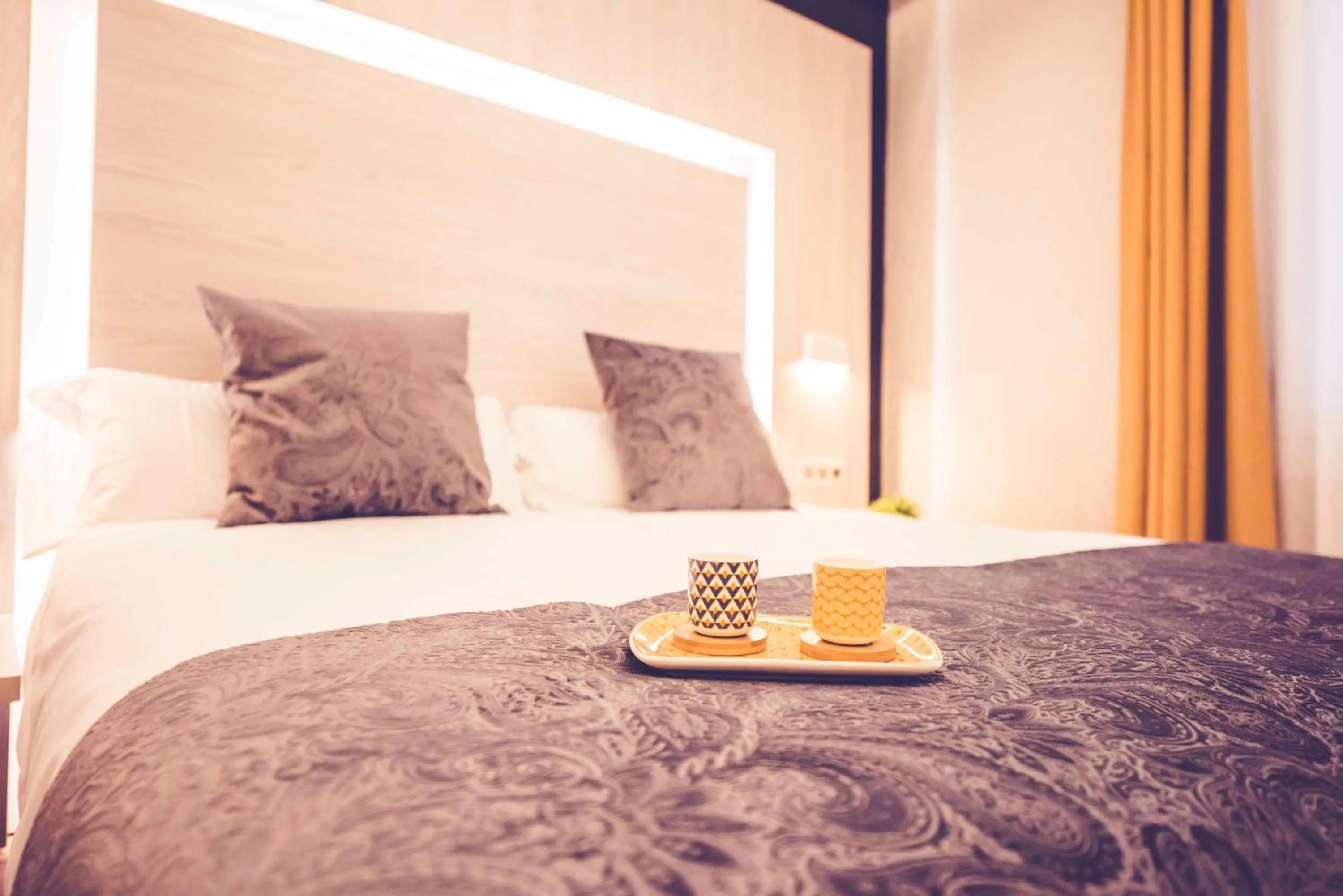 Decorative detail, Bed in Hostal Lisboa