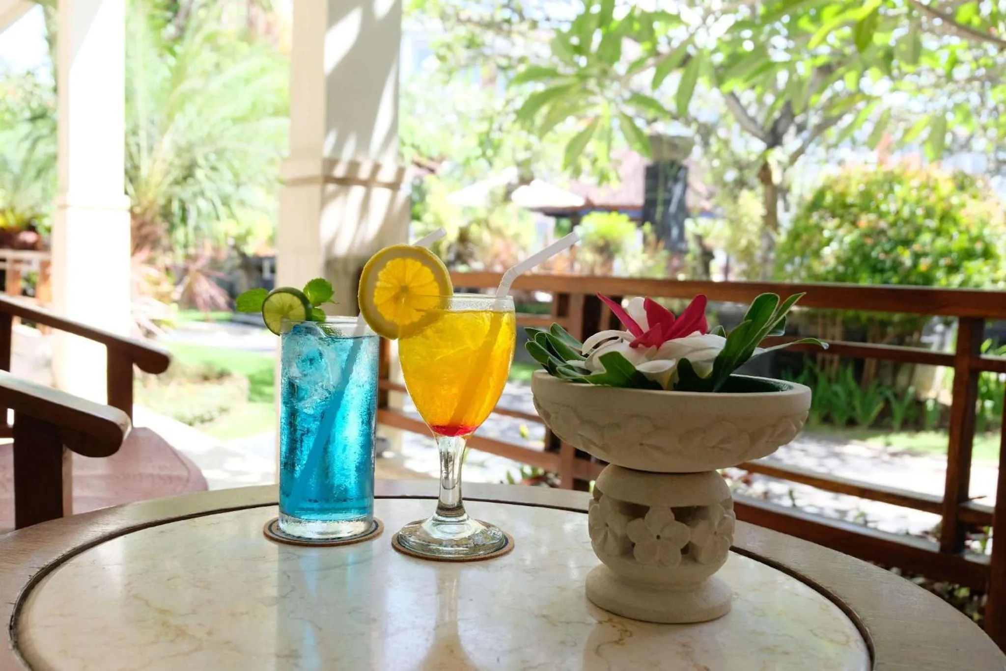 Drinks in SOL by Meliá Kuta Bali