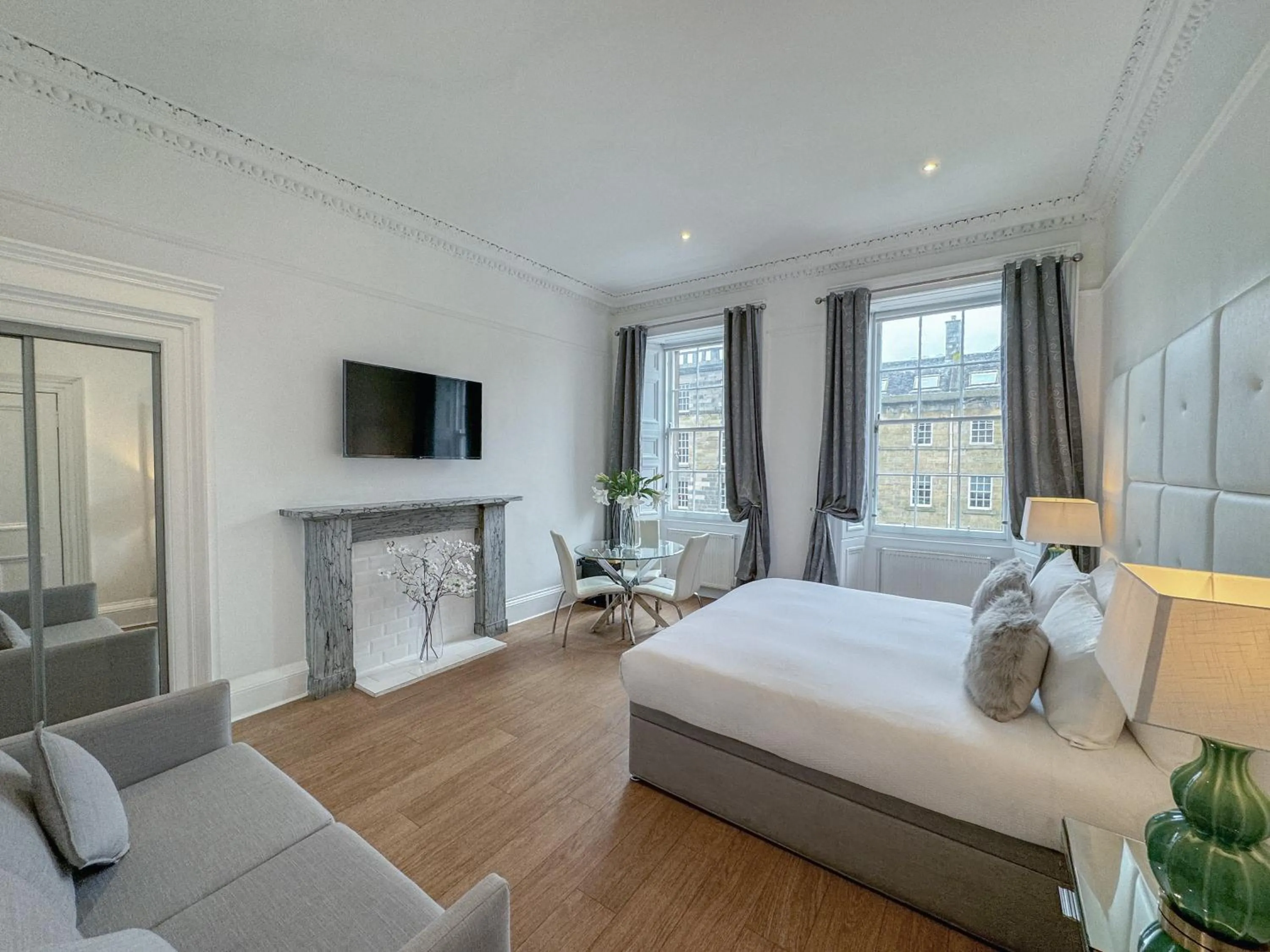 Bed in Hanover 71 Suites