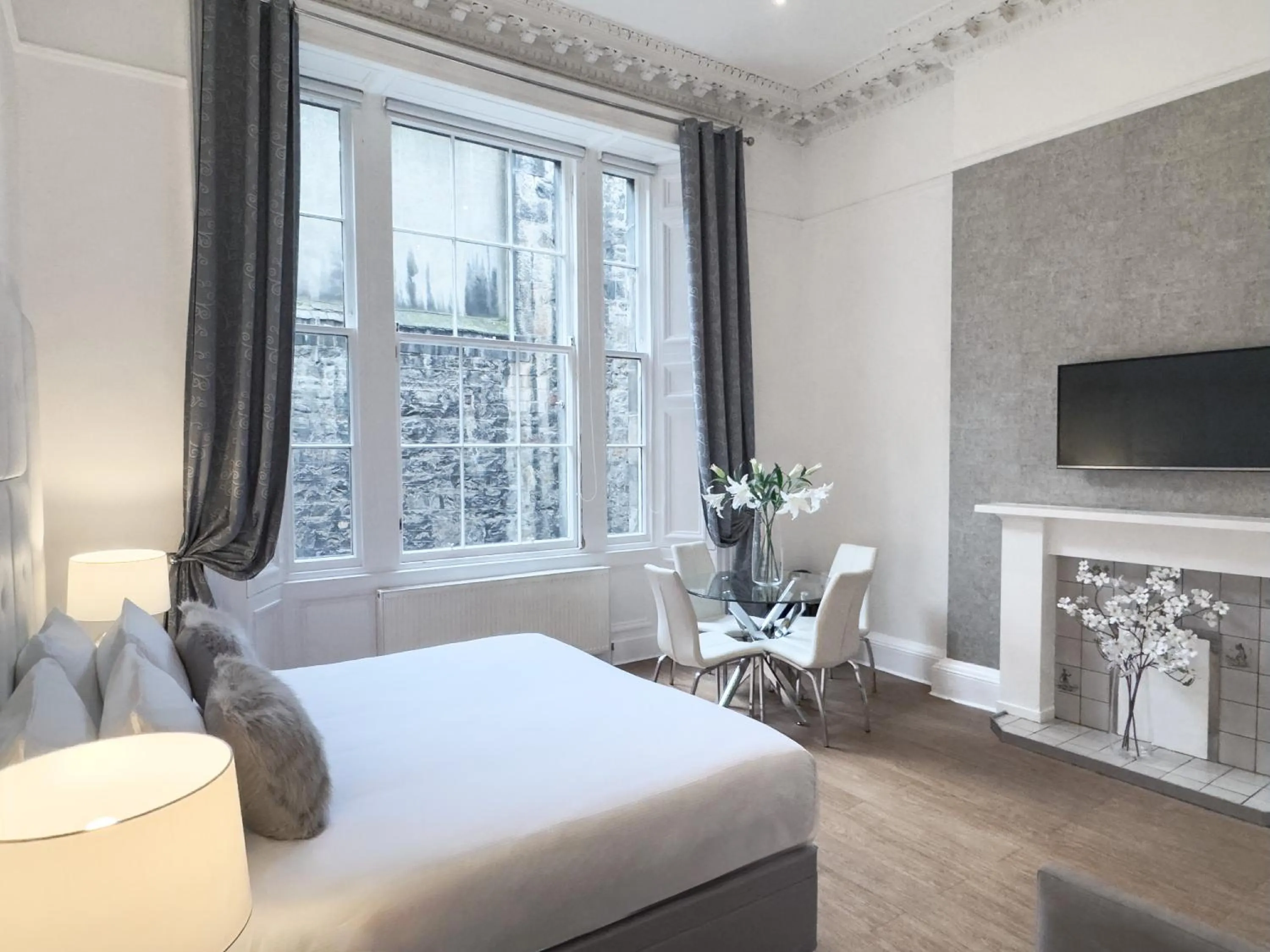 Bed in Hanover 71 Suites