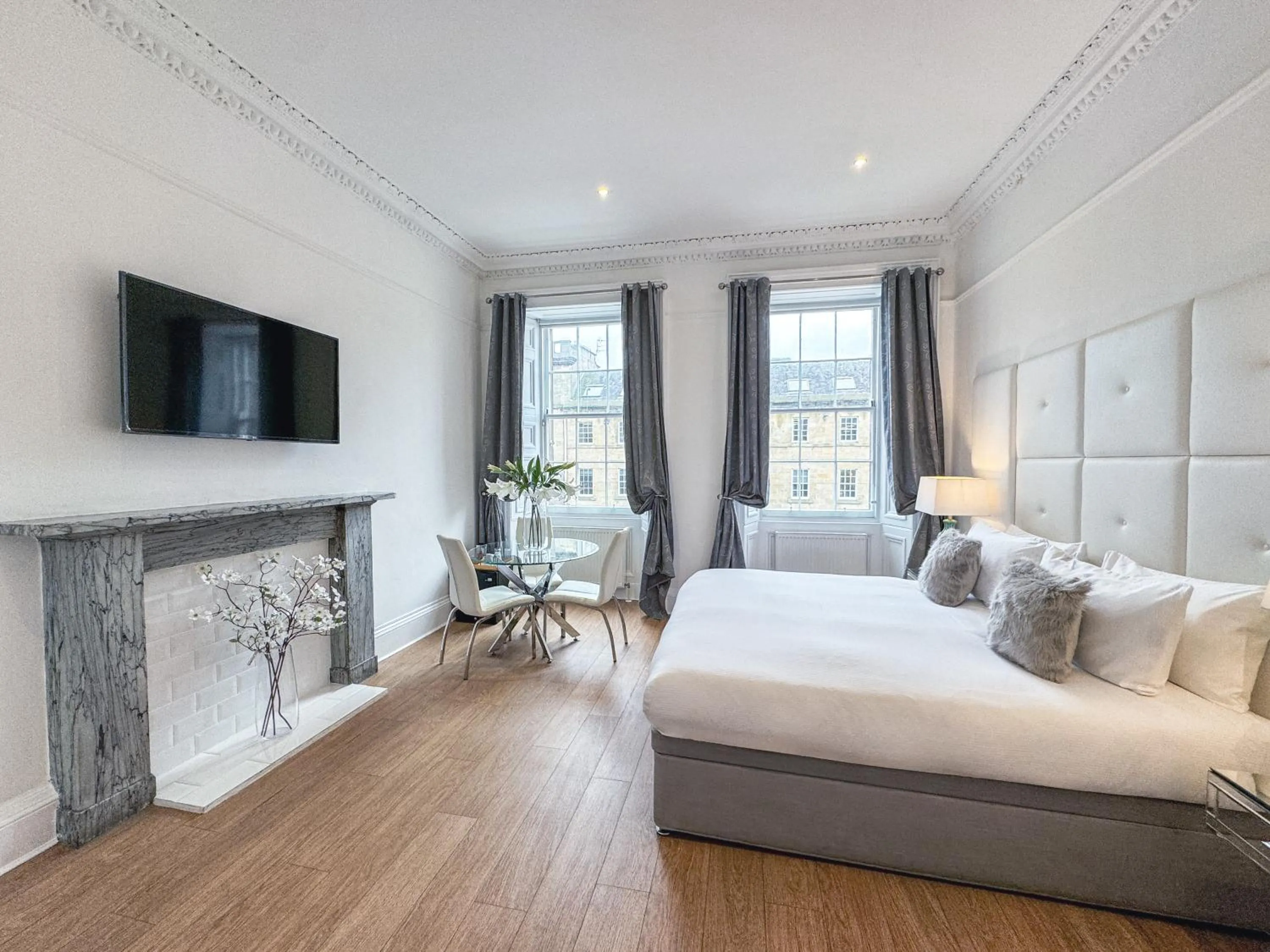 Bed in Hanover 71 Suites