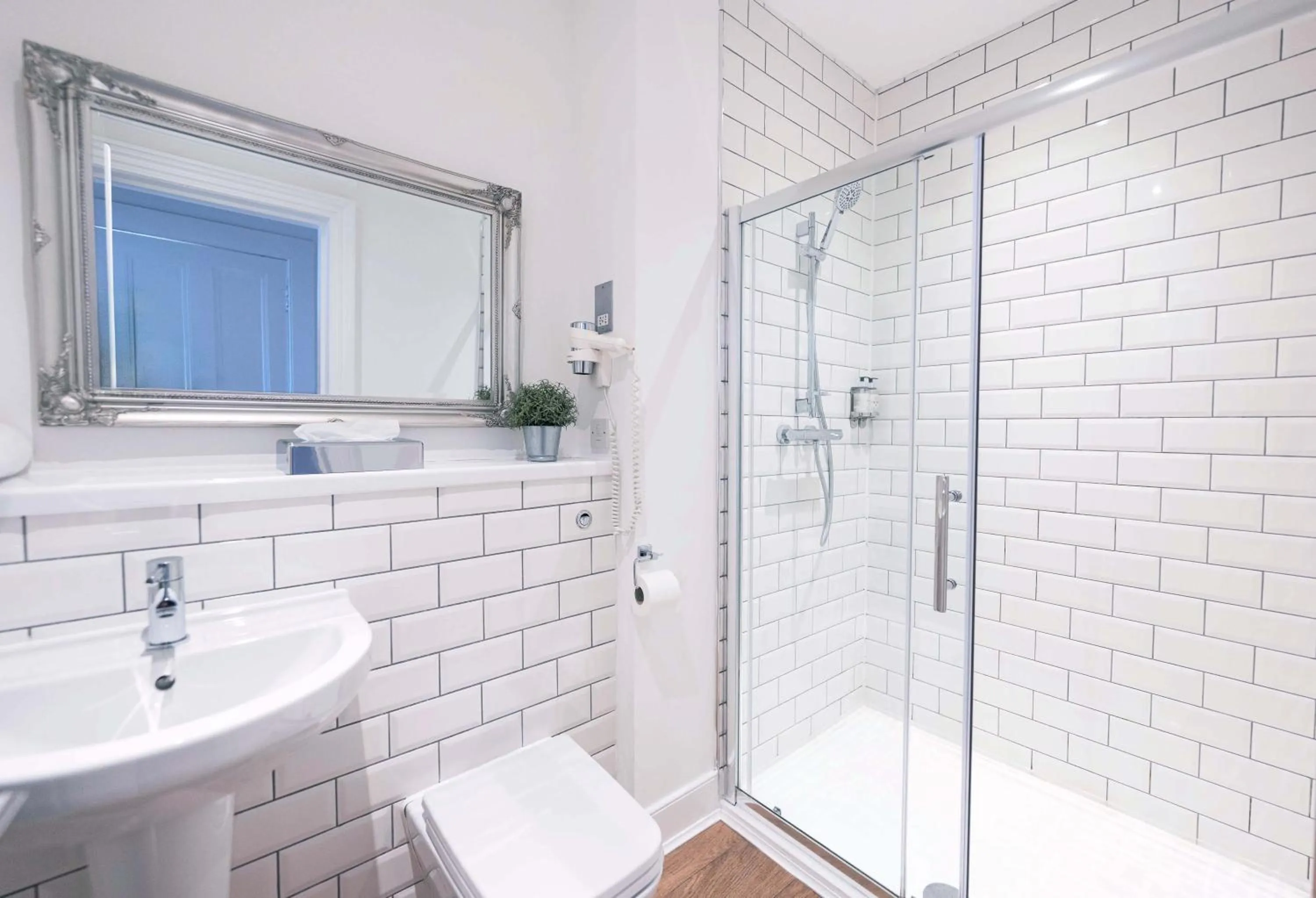 Shower in Hanover 71 Suites