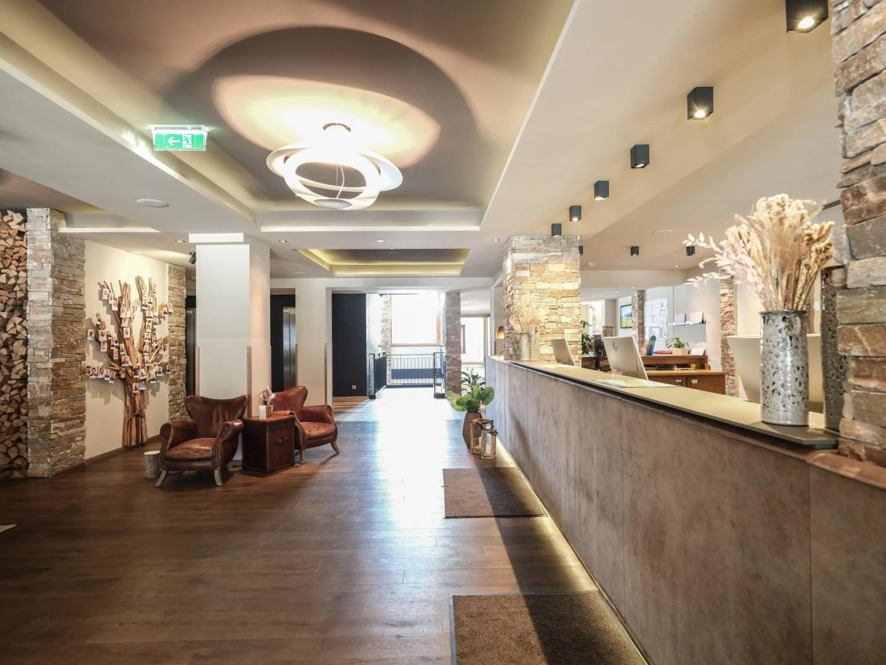 Lobby or reception in Falkensteiner Family Hotel Sonnenalpe